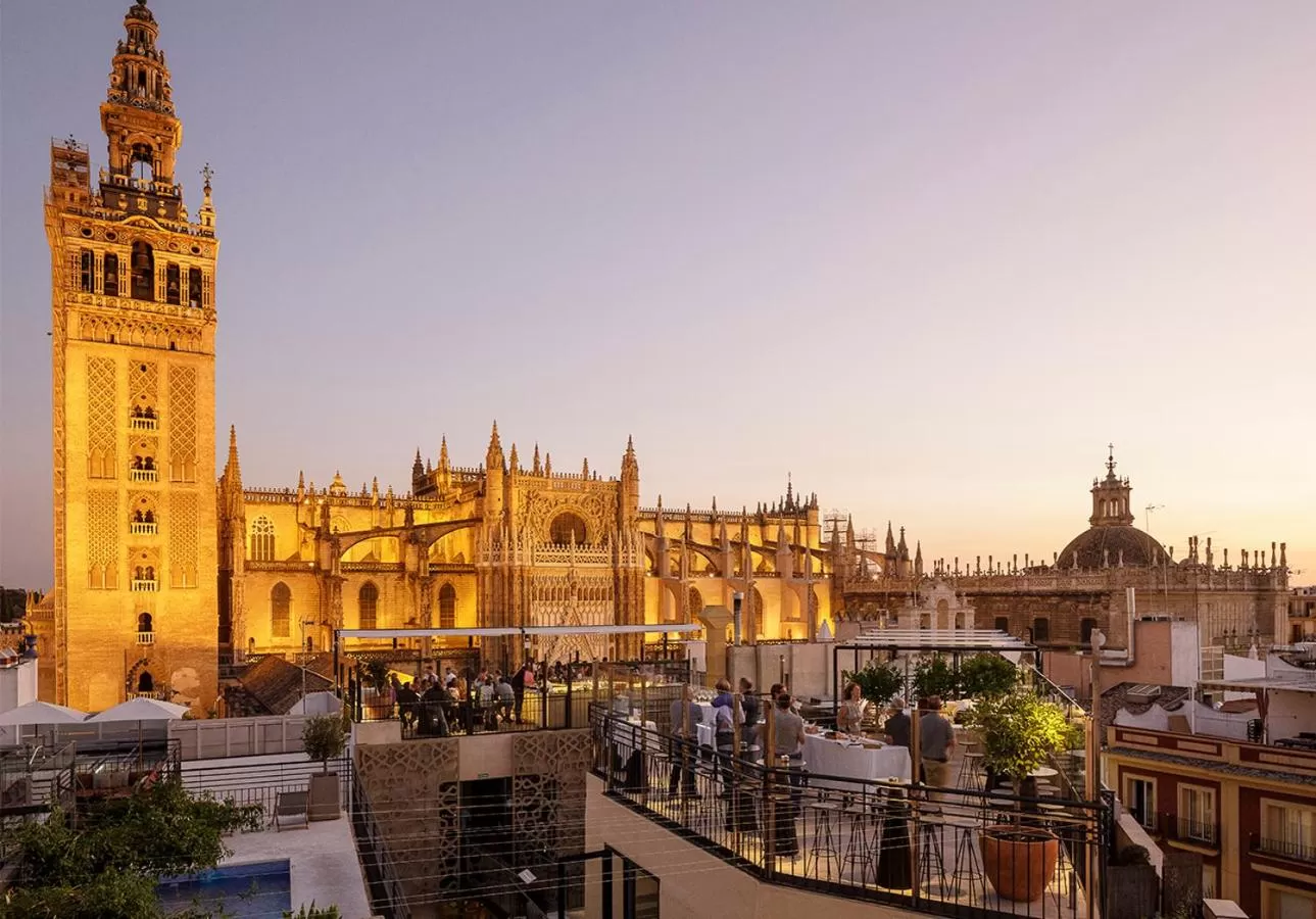 Nearby landmark in EME Catedral Mercer Hotel