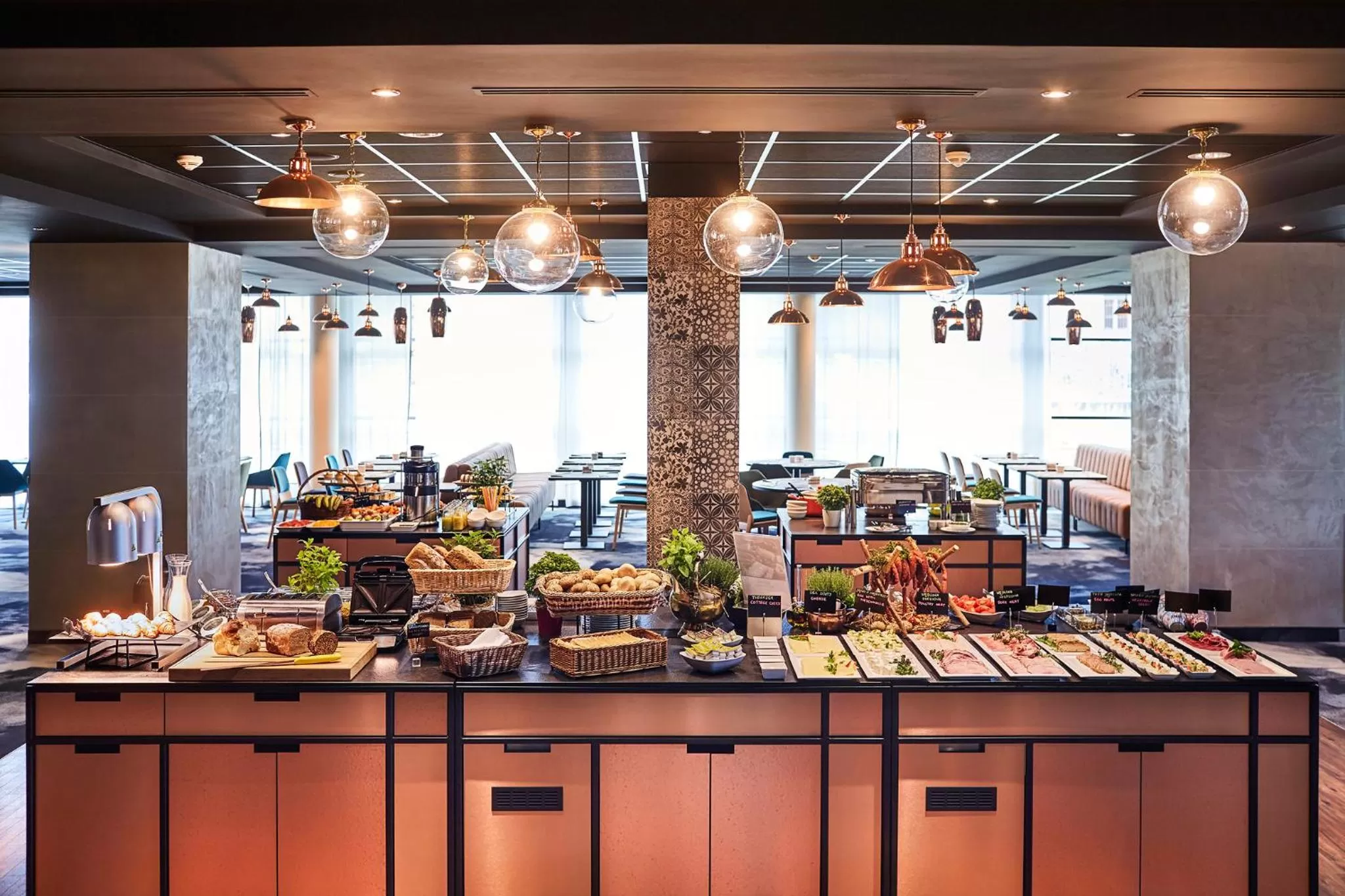 Buffet breakfast in Hotel Mercure Poznań Centrum