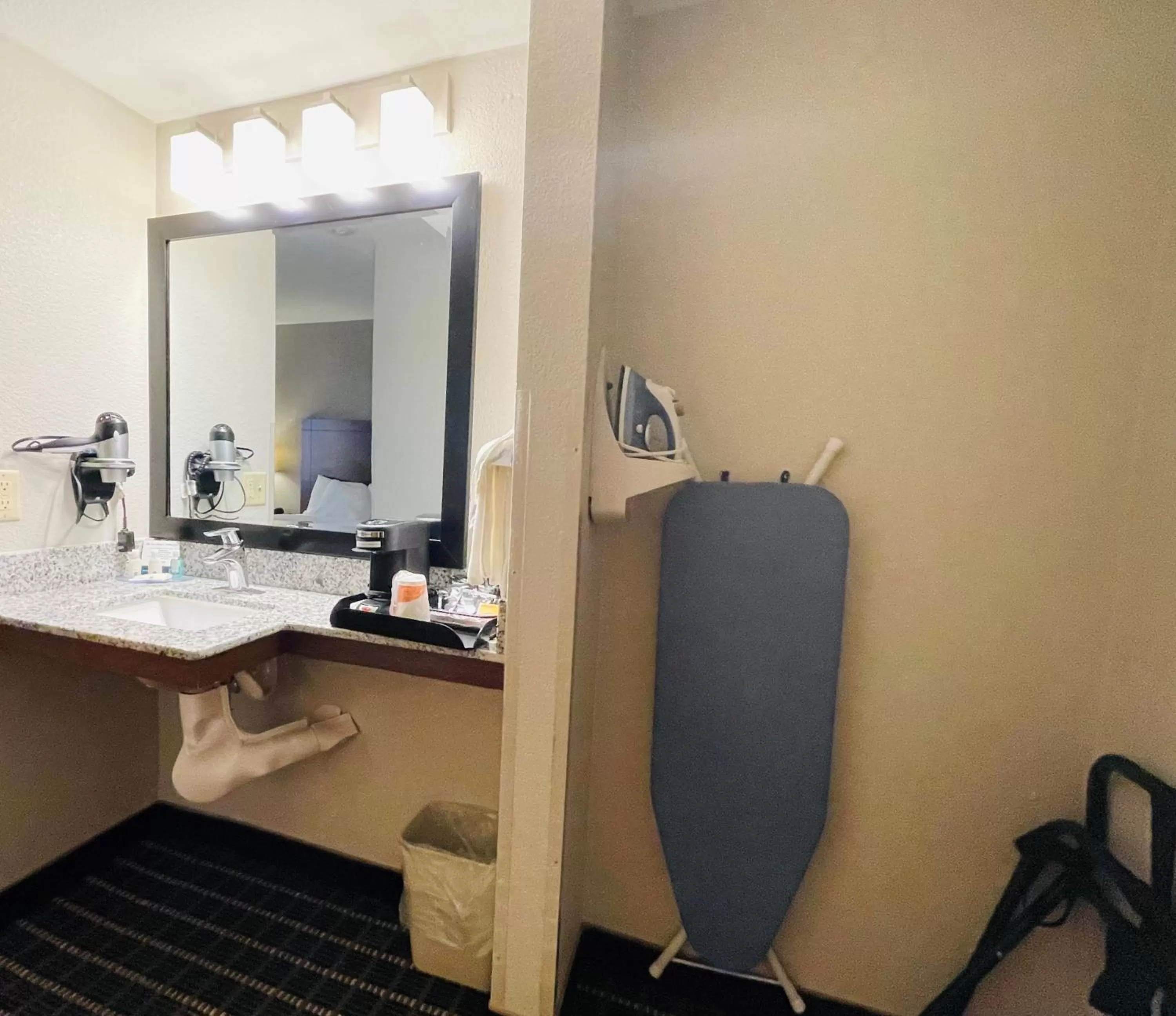 Bathroom in Quality Inn Madison West Near University Area