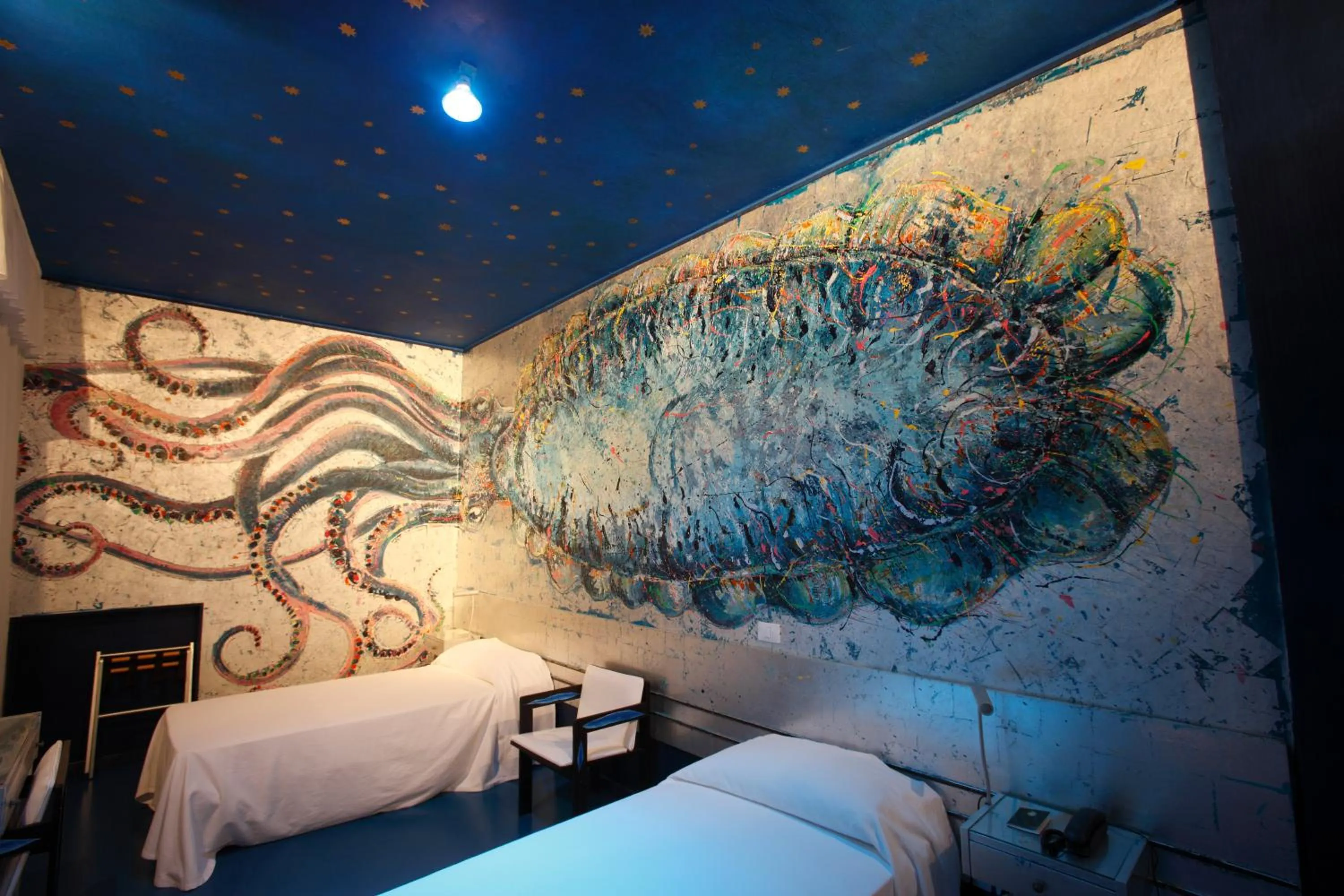 Bed in Hotel Alexander Museum Palace