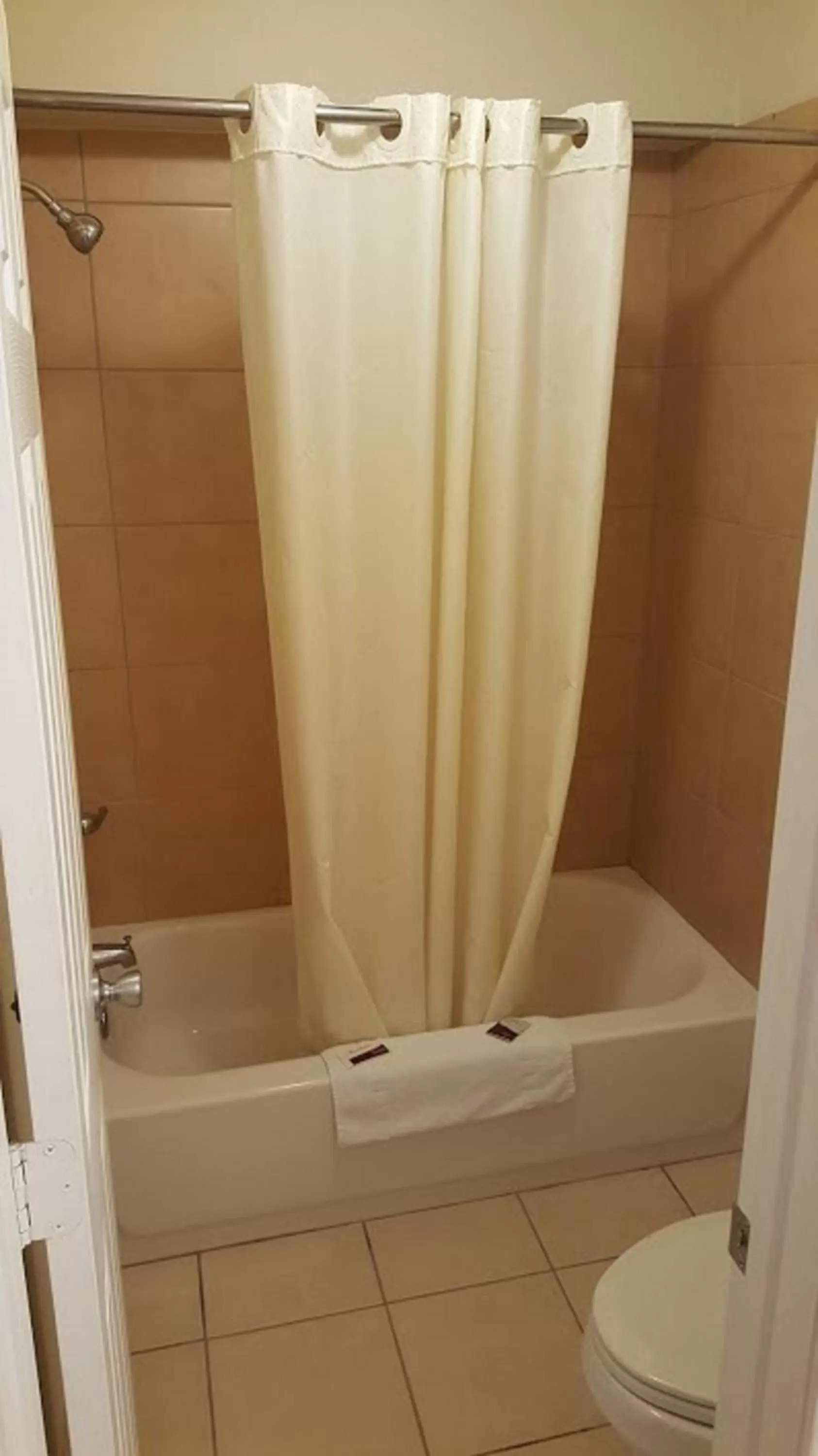 Shower in Cedar Creek Inn