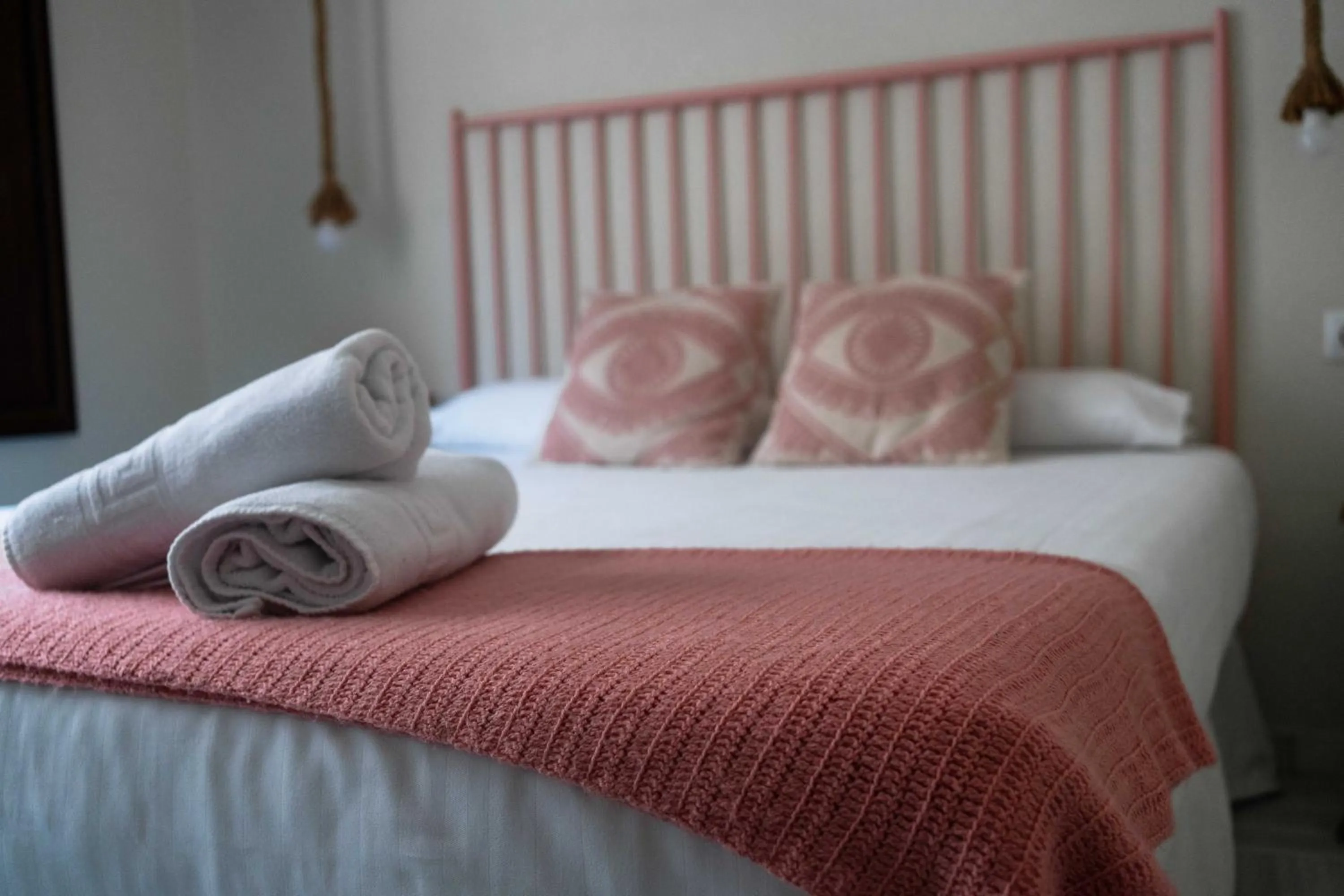 Decorative detail, Bed in Oasis Backpackers' Hostel Palace Sevilla