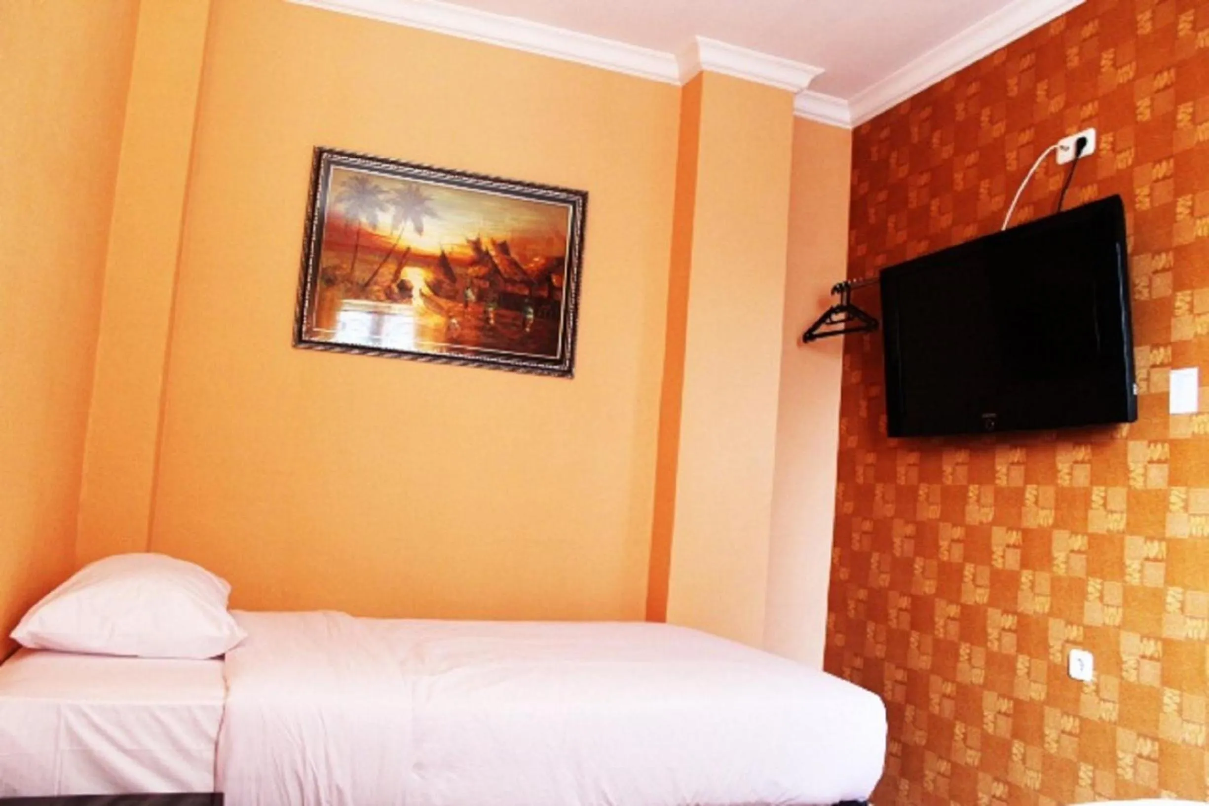 Photo of the whole room, Bed in Twins Hotel