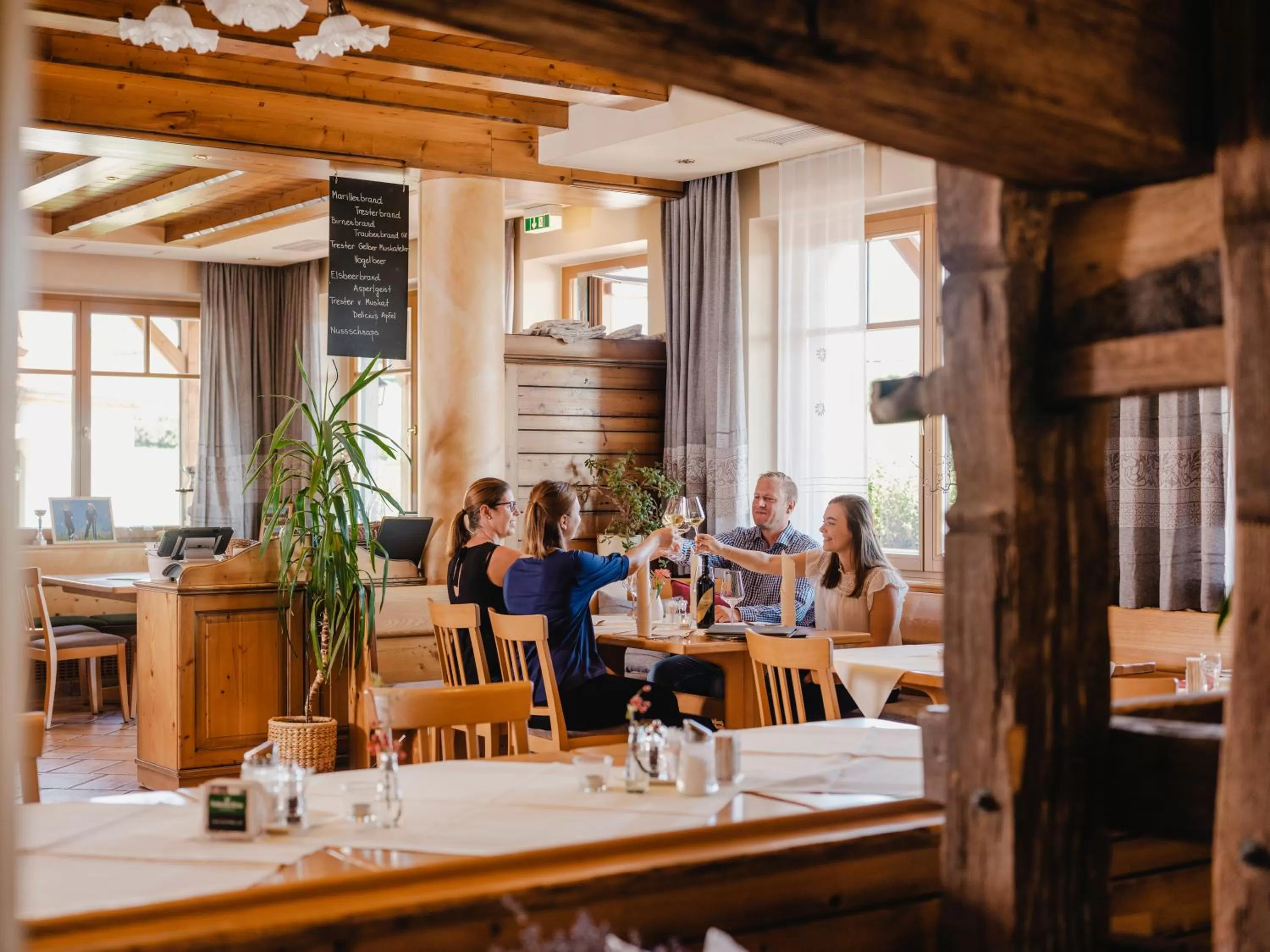 Restaurant/places to eat in Hotel Neustifter