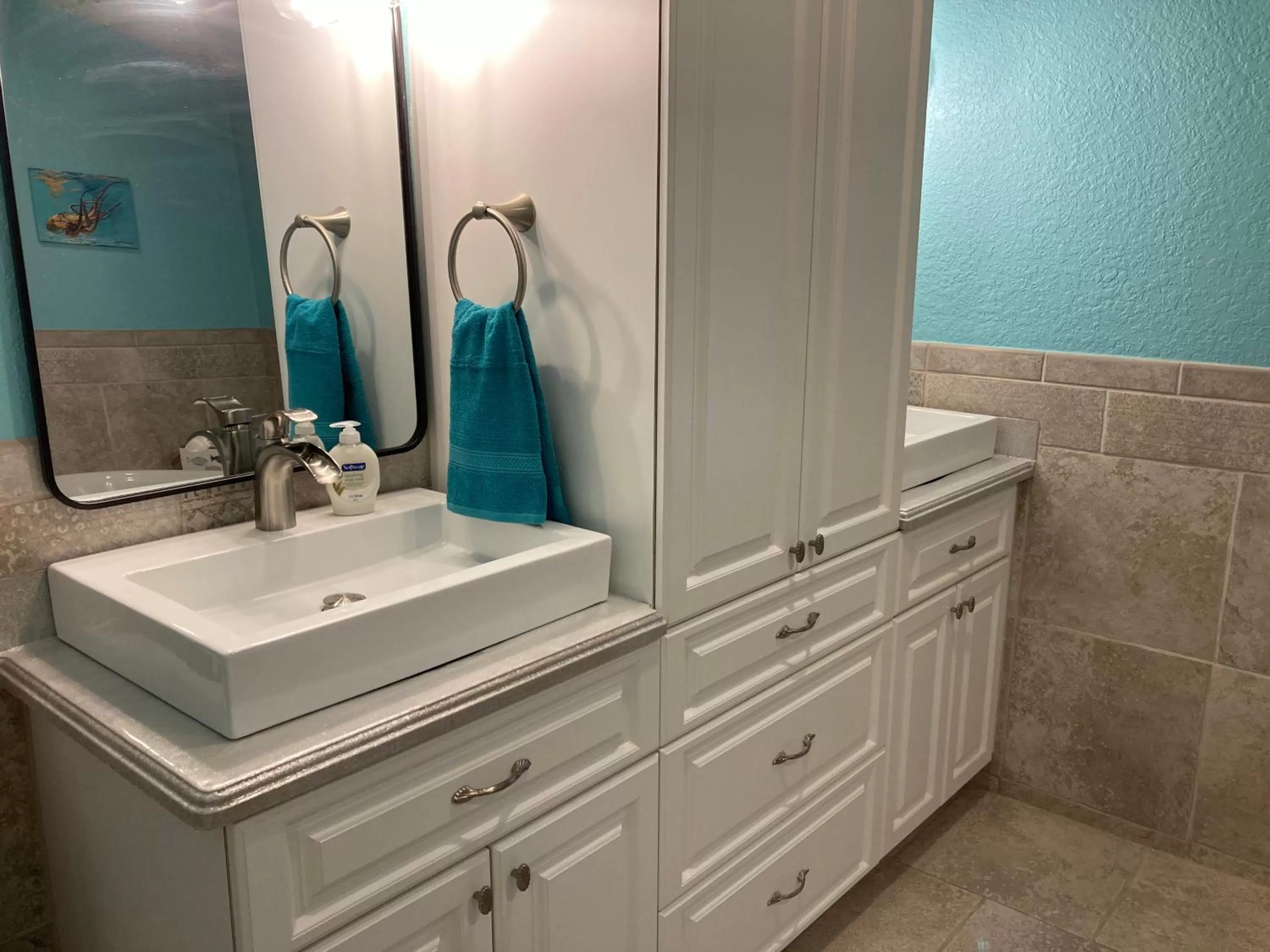 3Gulls Inn Ozona-Boutique Hotel-Steps from Restaurants & Brewery-SwimSpa Pool-Pet Friendly