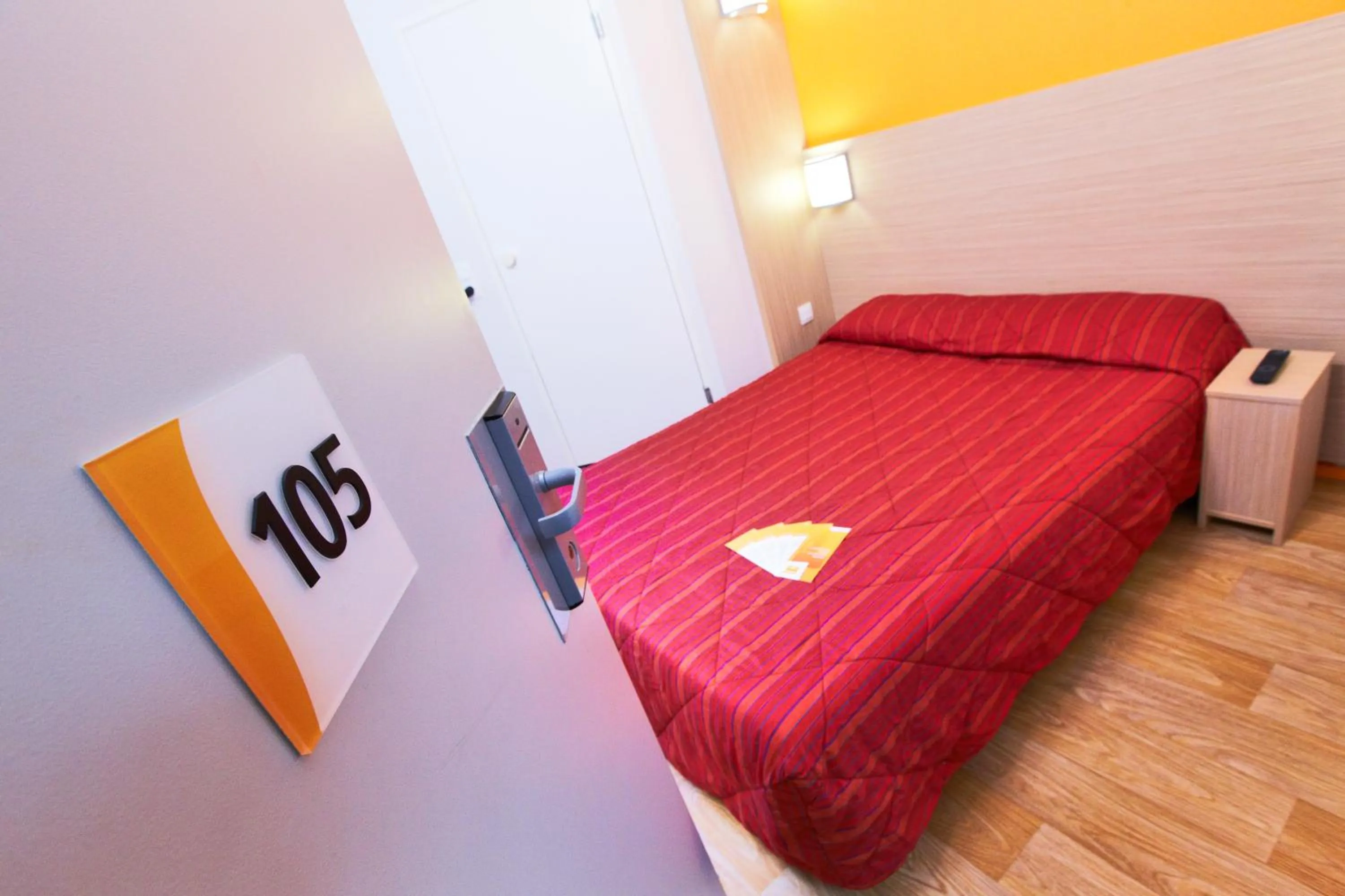 Bed in Premiere Classe Geneve - Saint Genis Pouilly