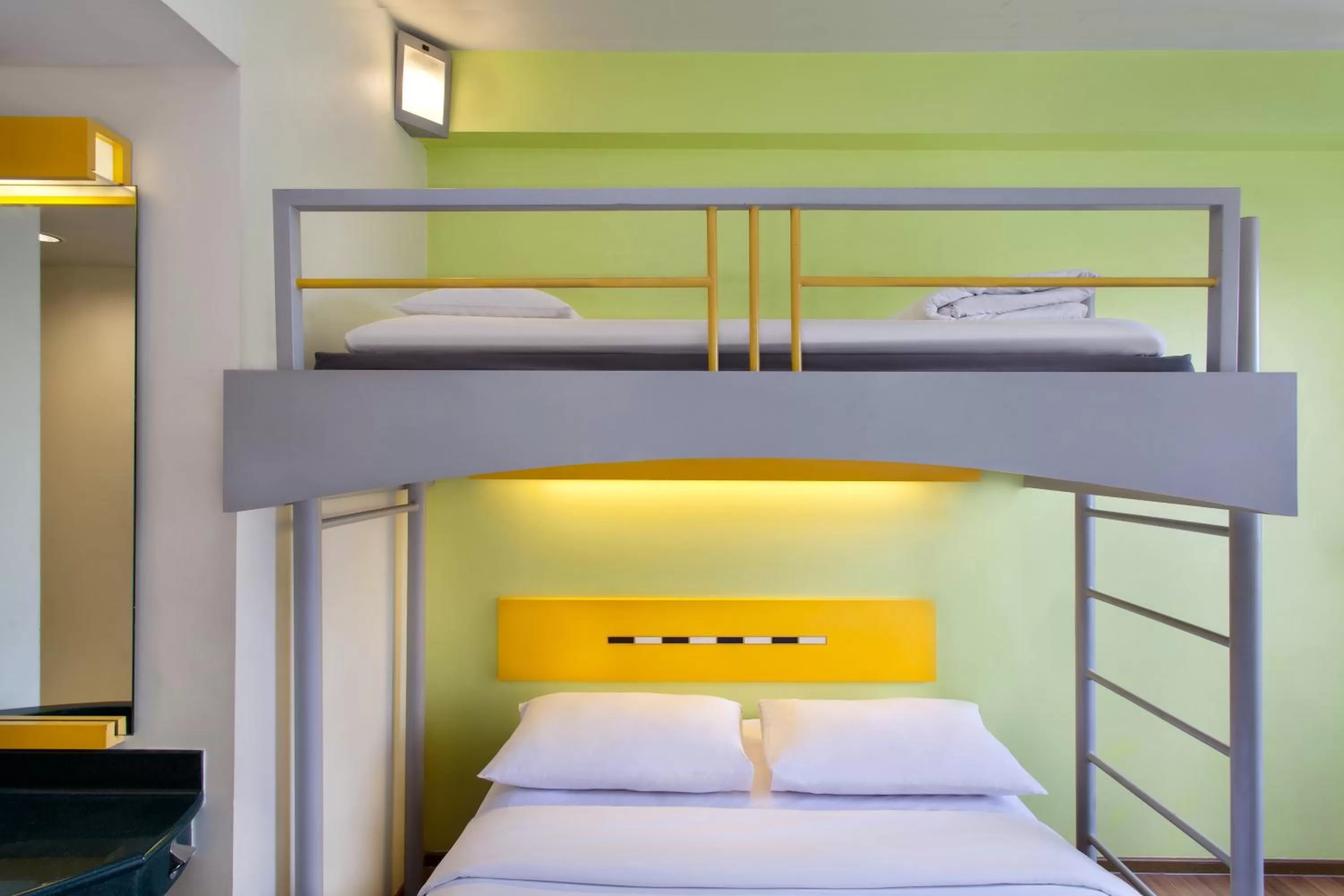 Bed in Ibis Budget Jakarta Menteng