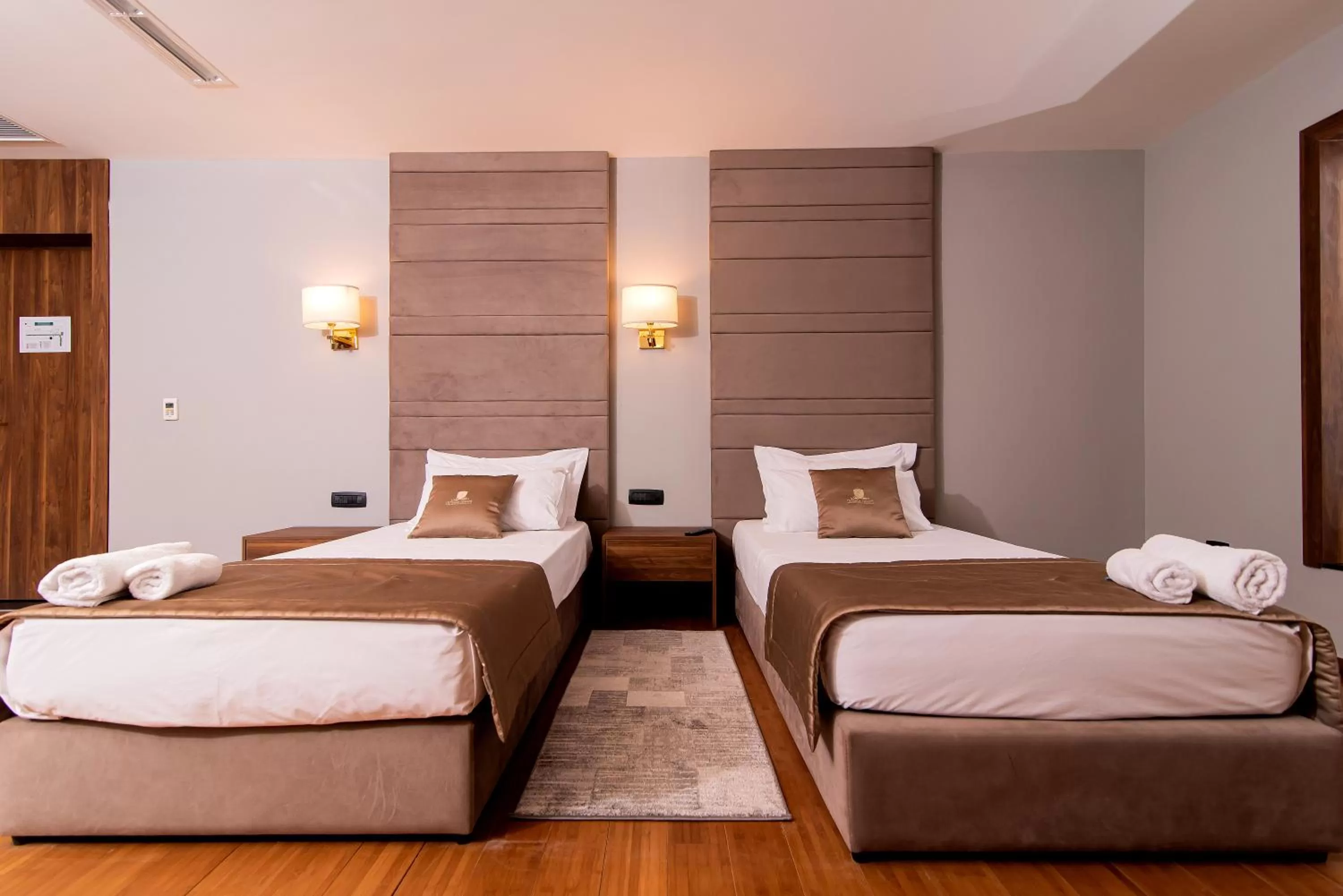 Photo of the whole room, Bed in Deluxe & Executive SPA by Rafaelo