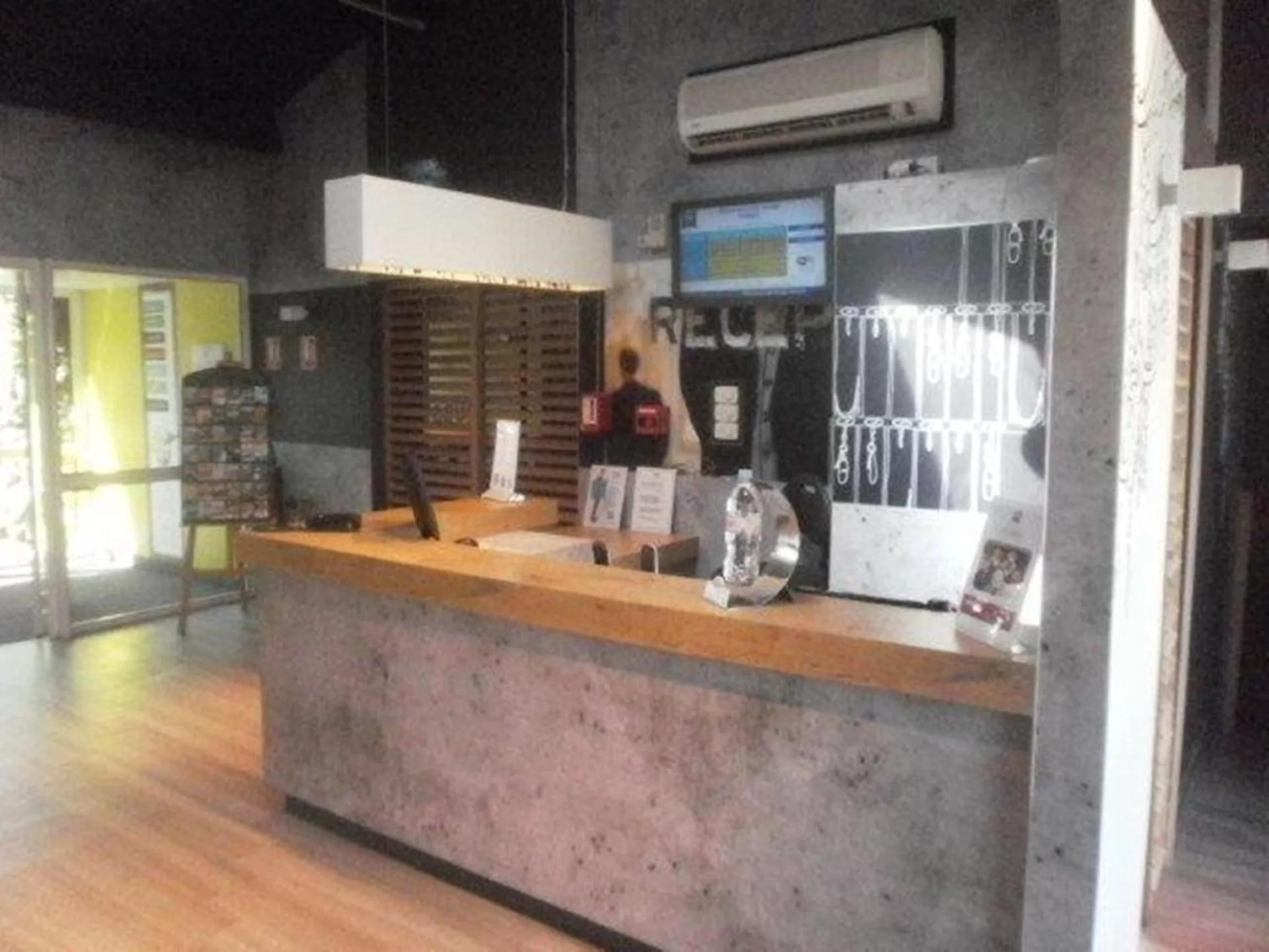 Lobby or reception in IBIS Budget Tarbes