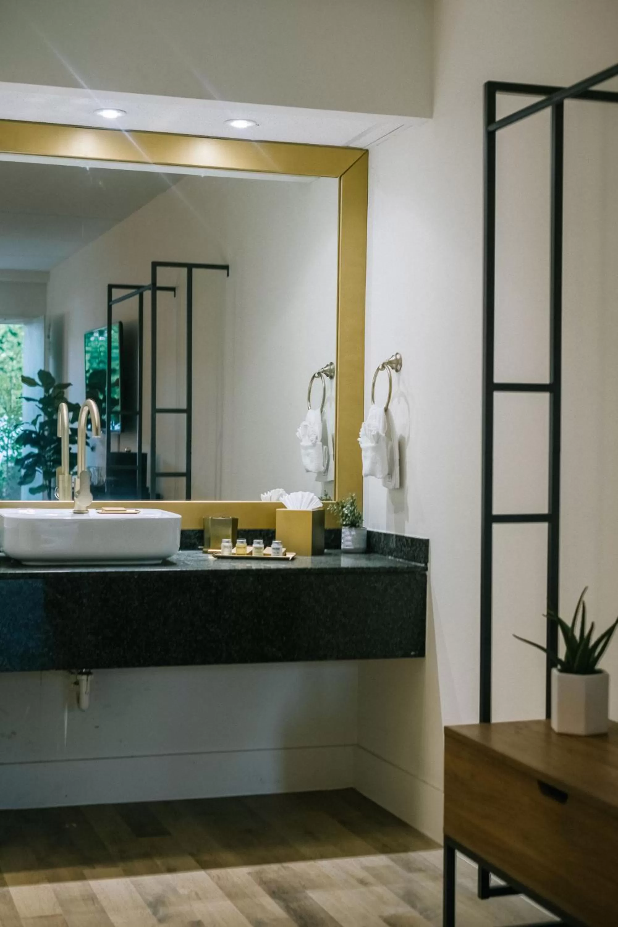 Bathroom in L3 Oasis Hotel