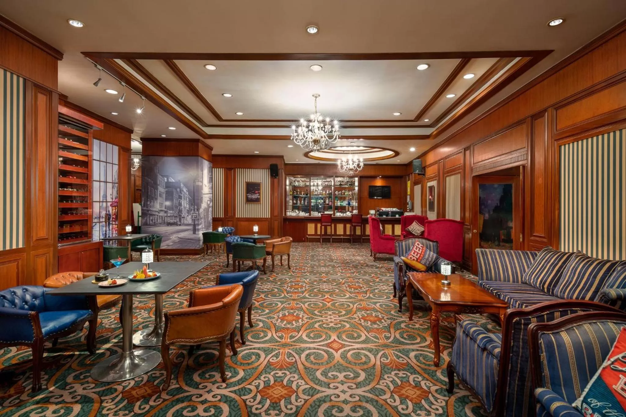 Lounge or bar in Crowne Plaza Hotel & Suites Landmark Shenzhen by IHG