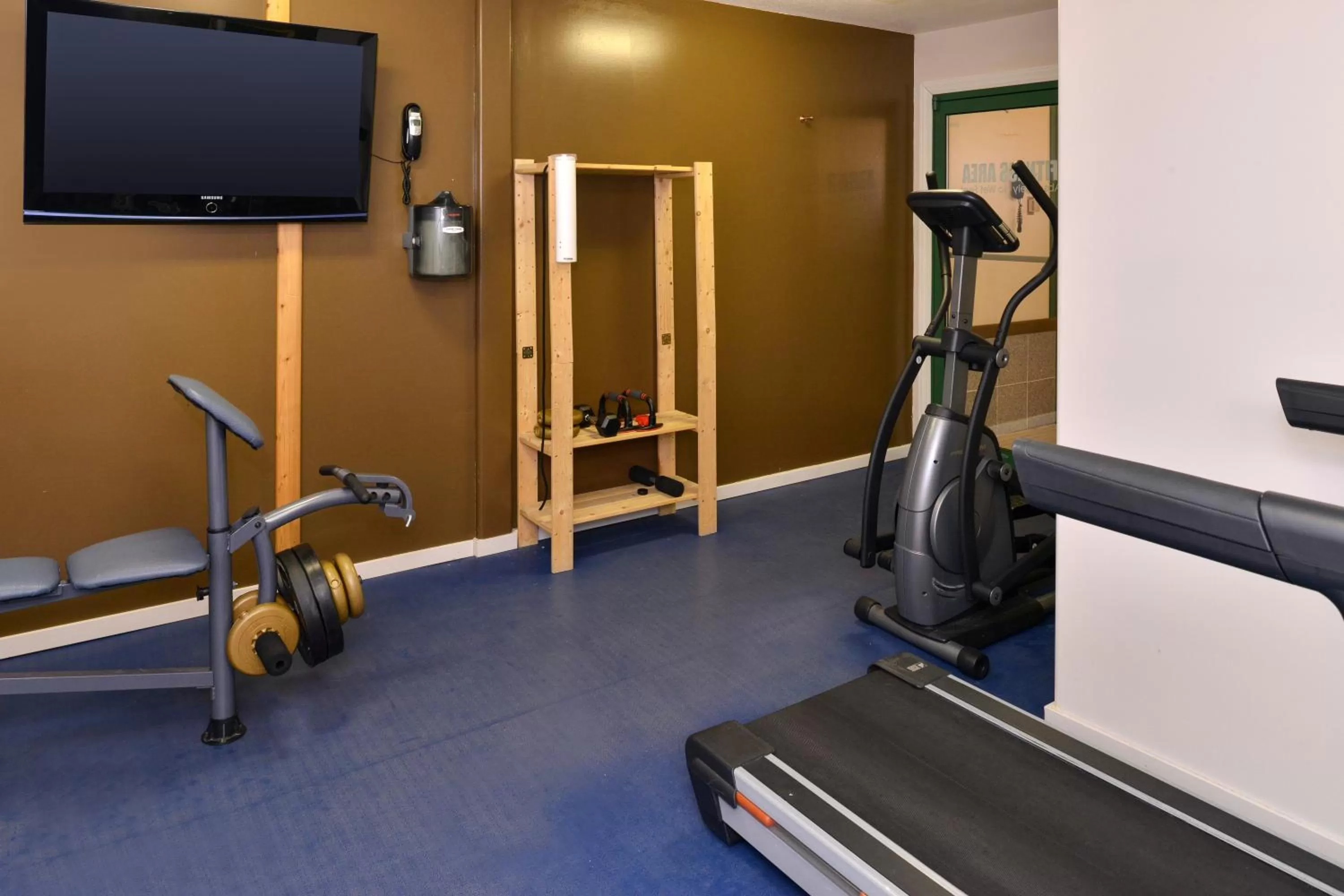 Fitness centre/facilities in Canadas Best Value Inn Valemount