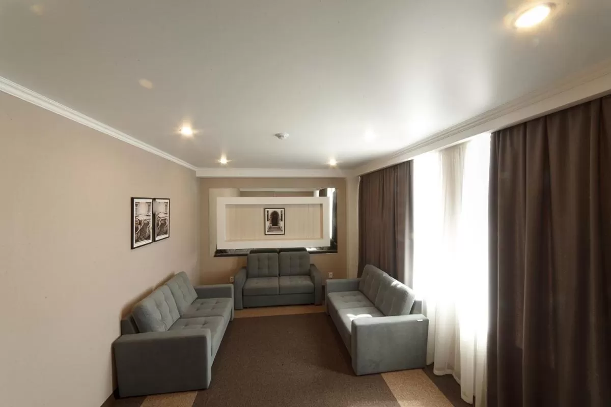 Seating area in Meridian