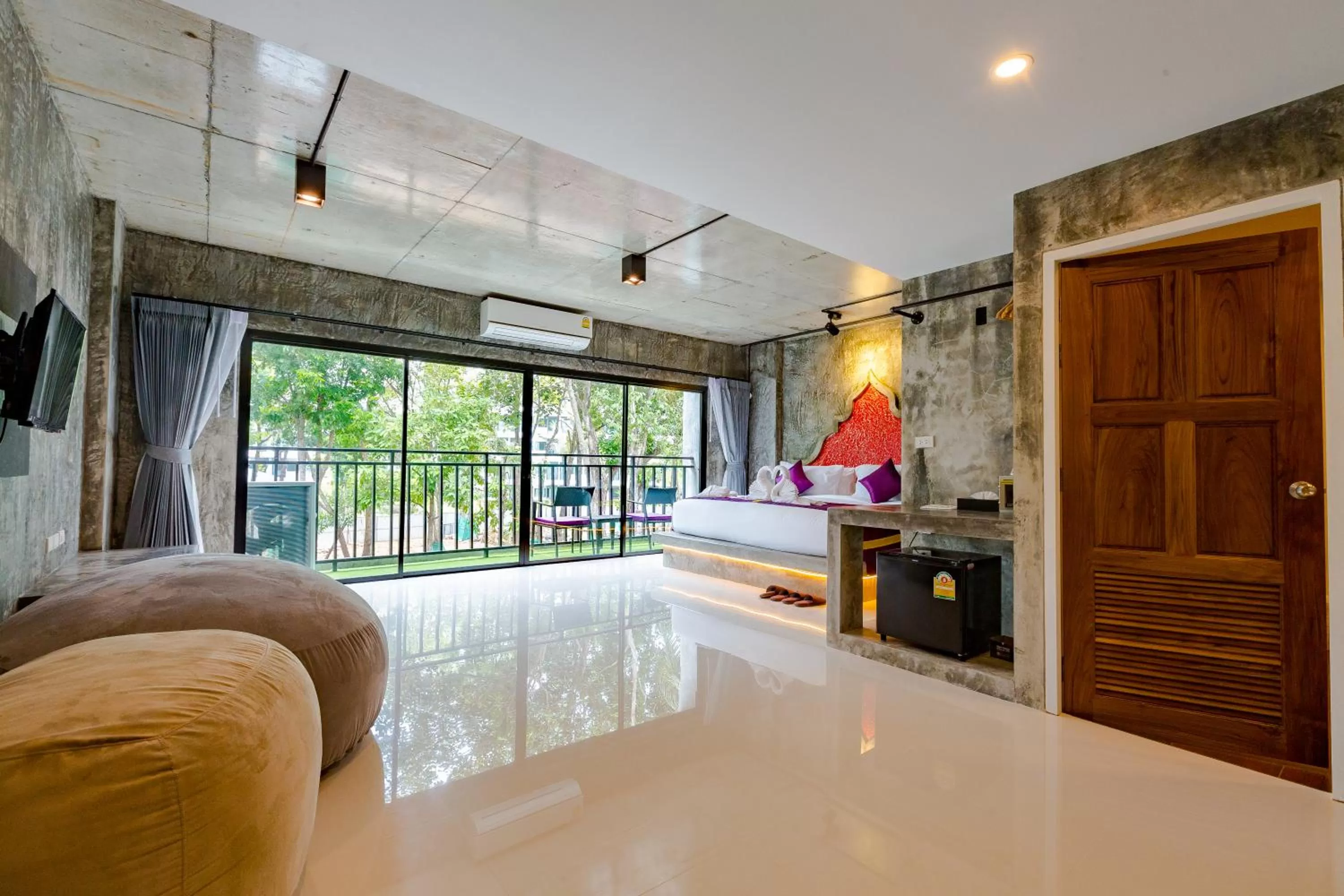 Bed in Maneetel Krabi Beachfront-SHA Plus