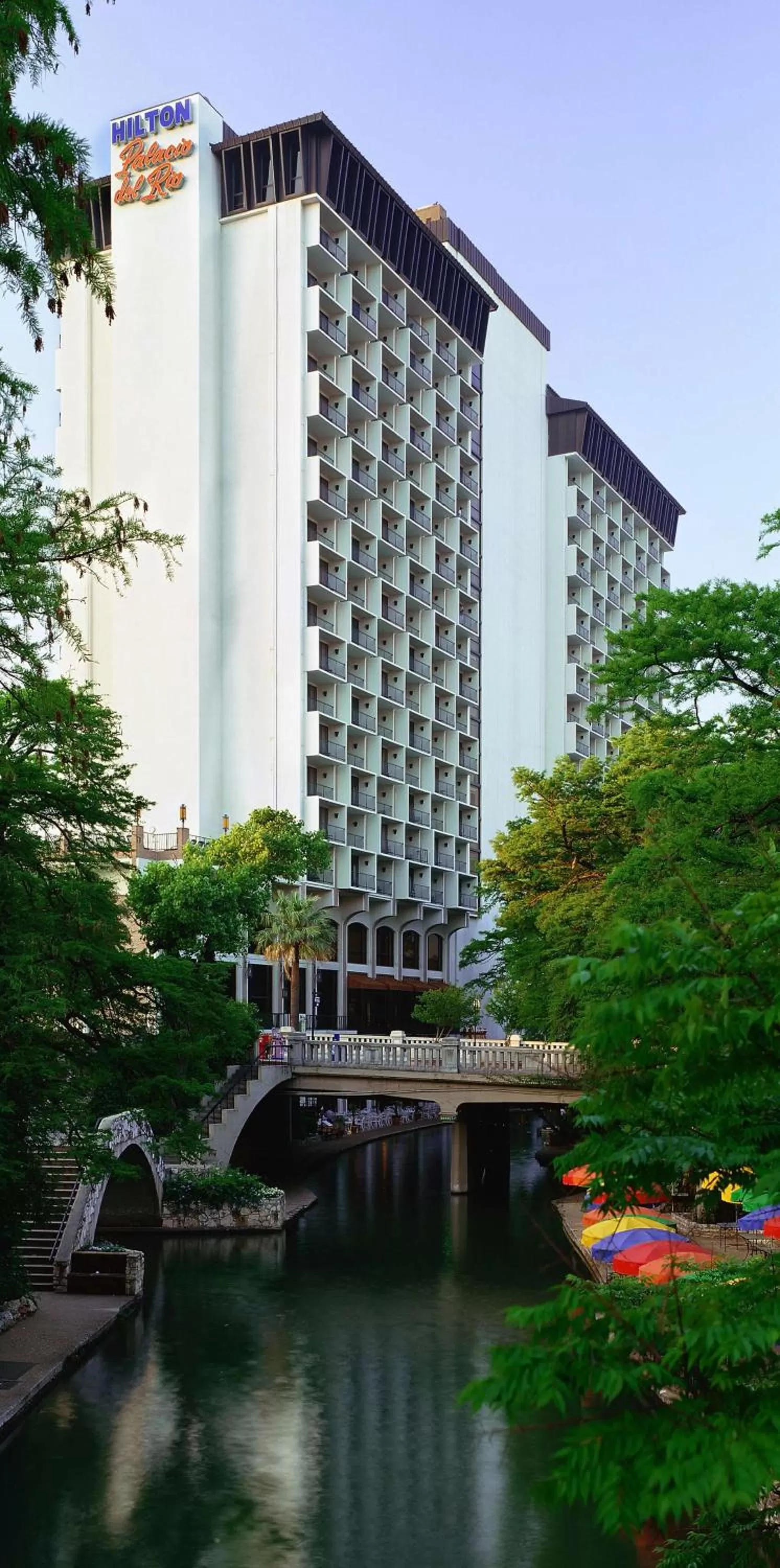 Property building in Hilton Palacio del Rio