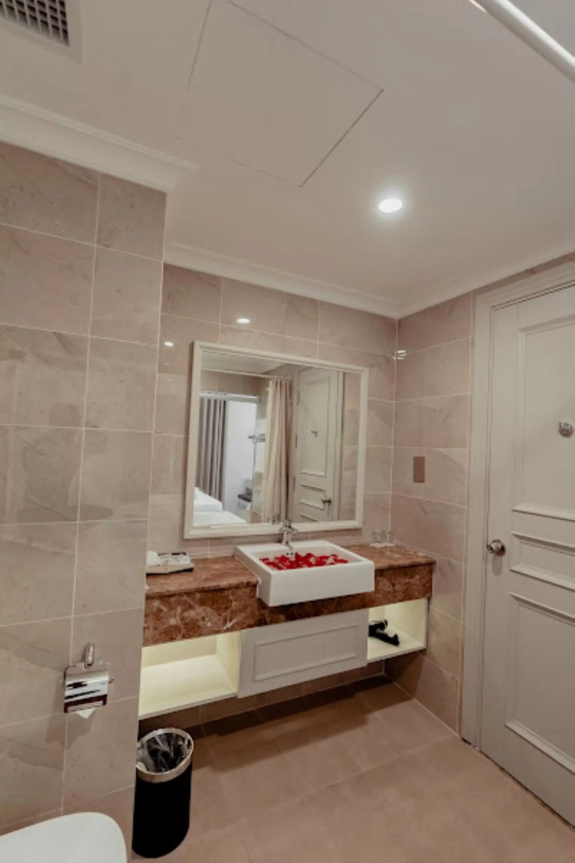 Bathroom in MerPerle Beach Hotel