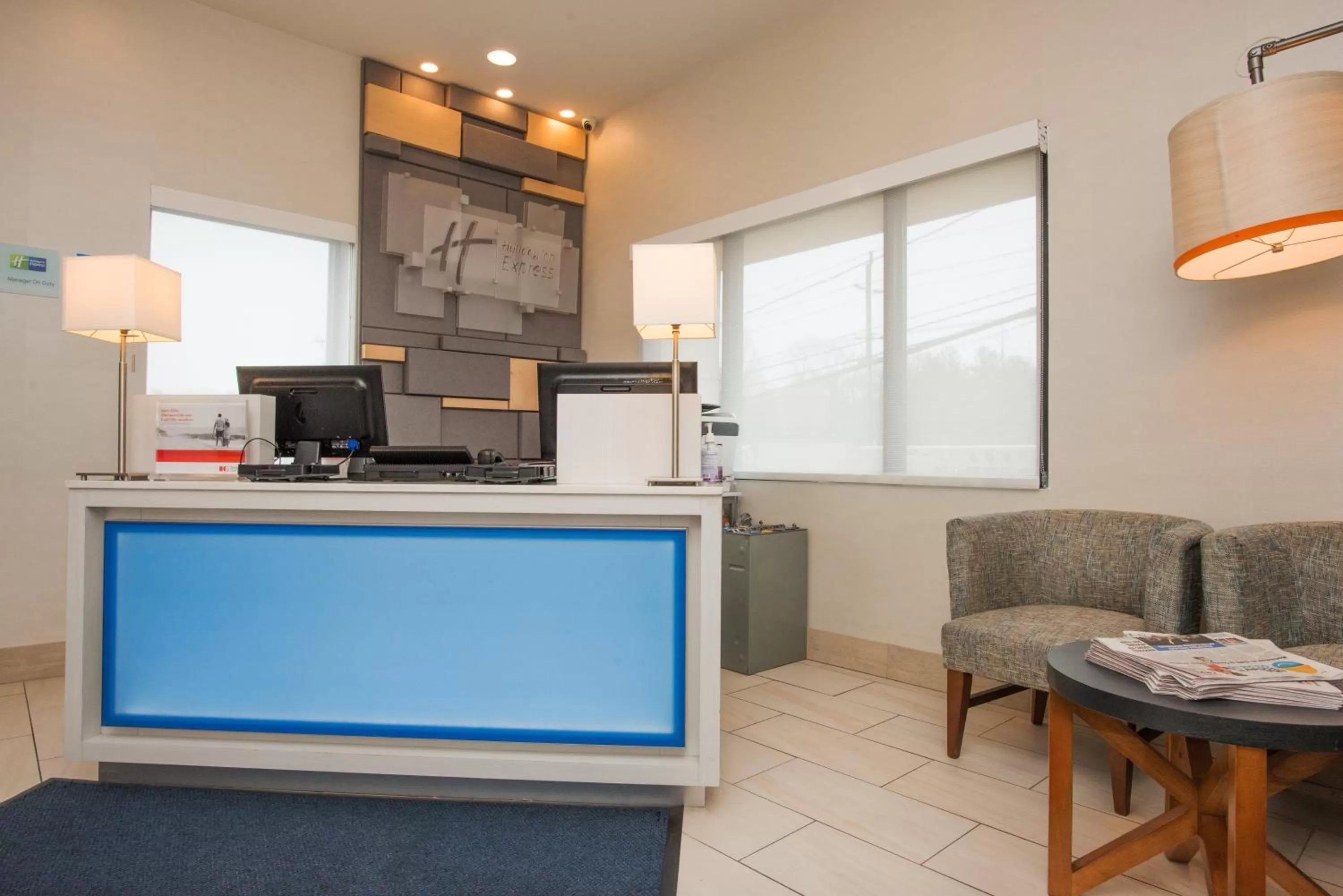 Property building in Best Western Roslyn-Long Island Hotel