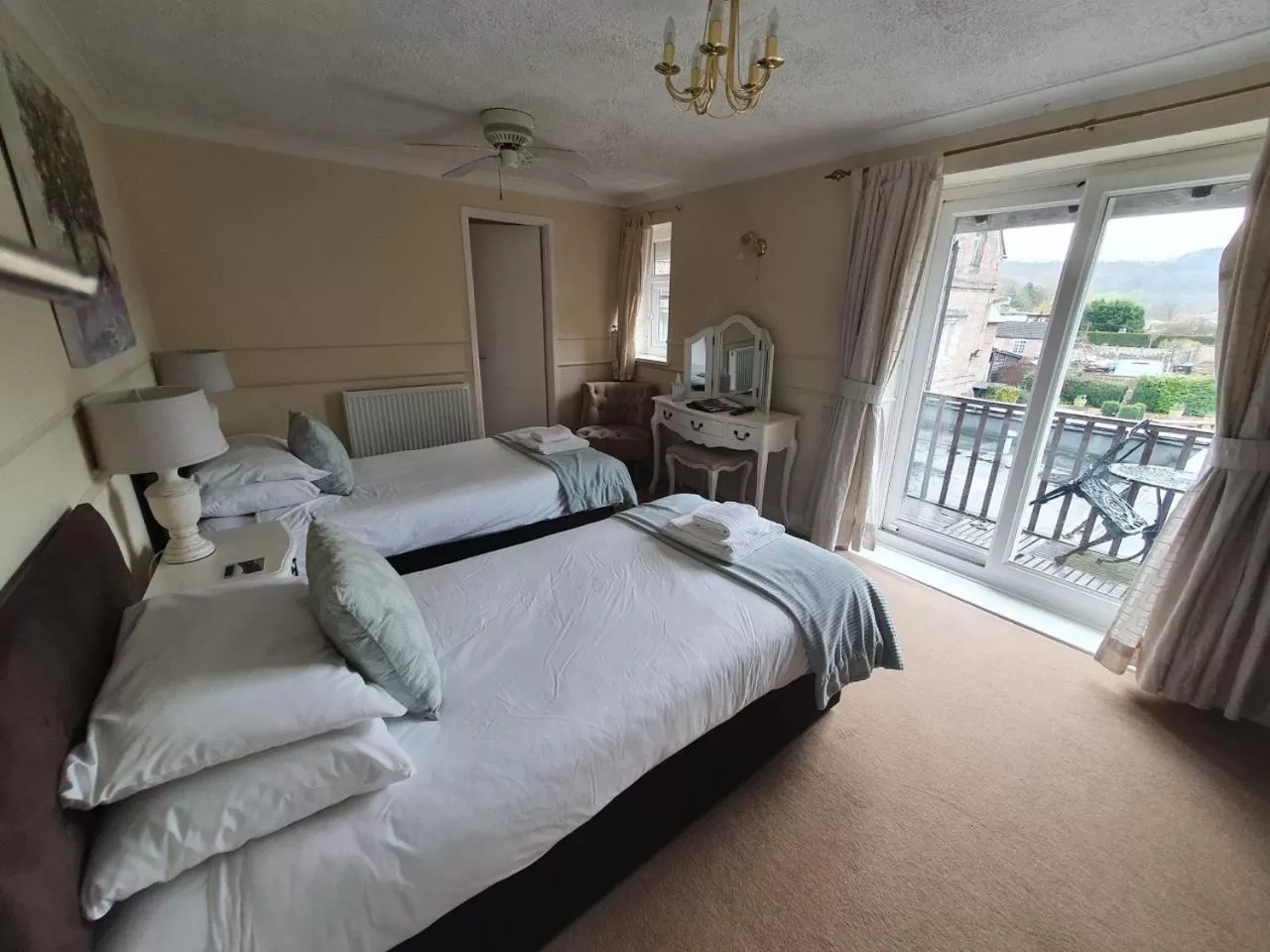 Bed in Old Court Hotel & Apartments