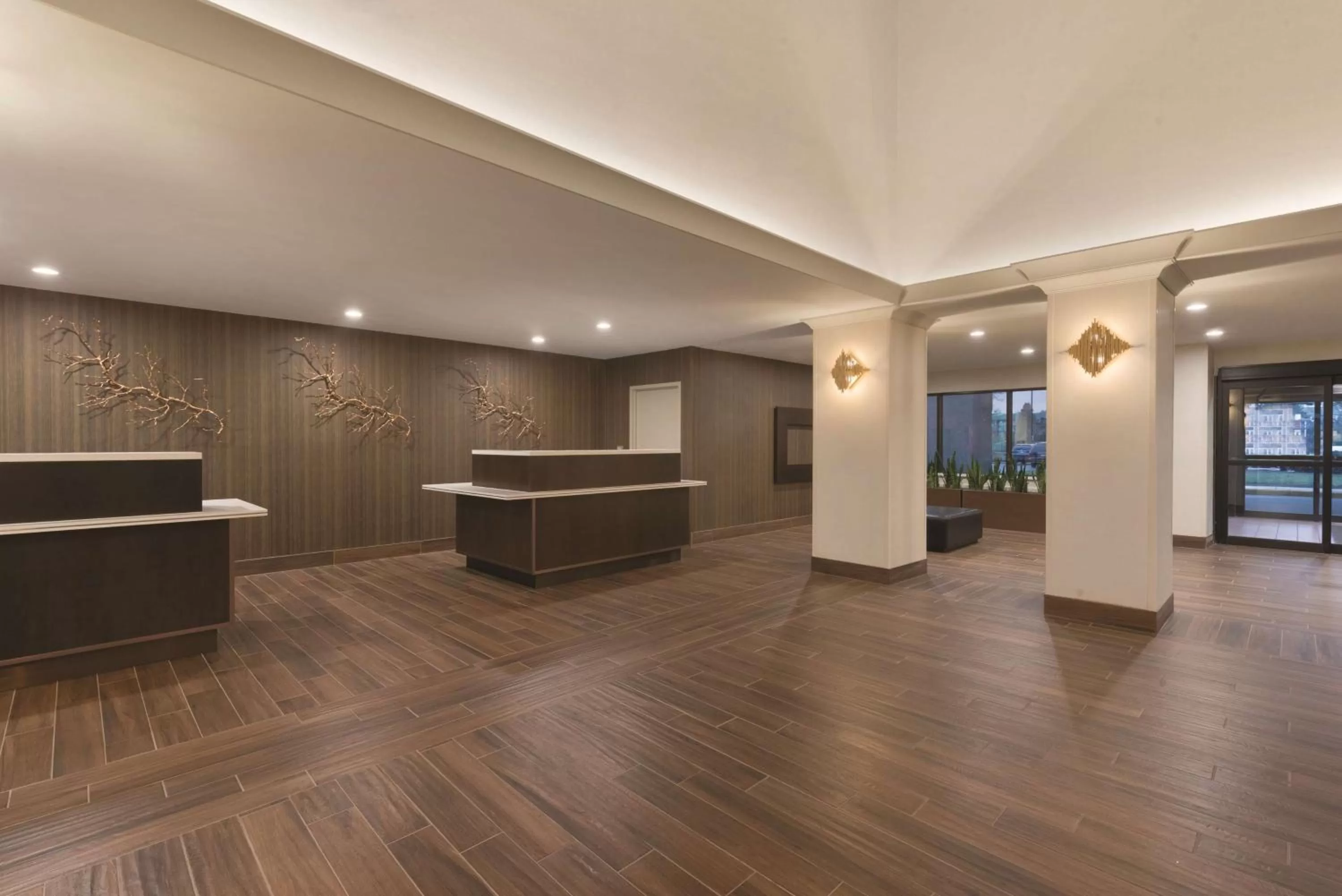 Lobby or reception in Embassy Suites by Hilton Milwaukee Brookfield