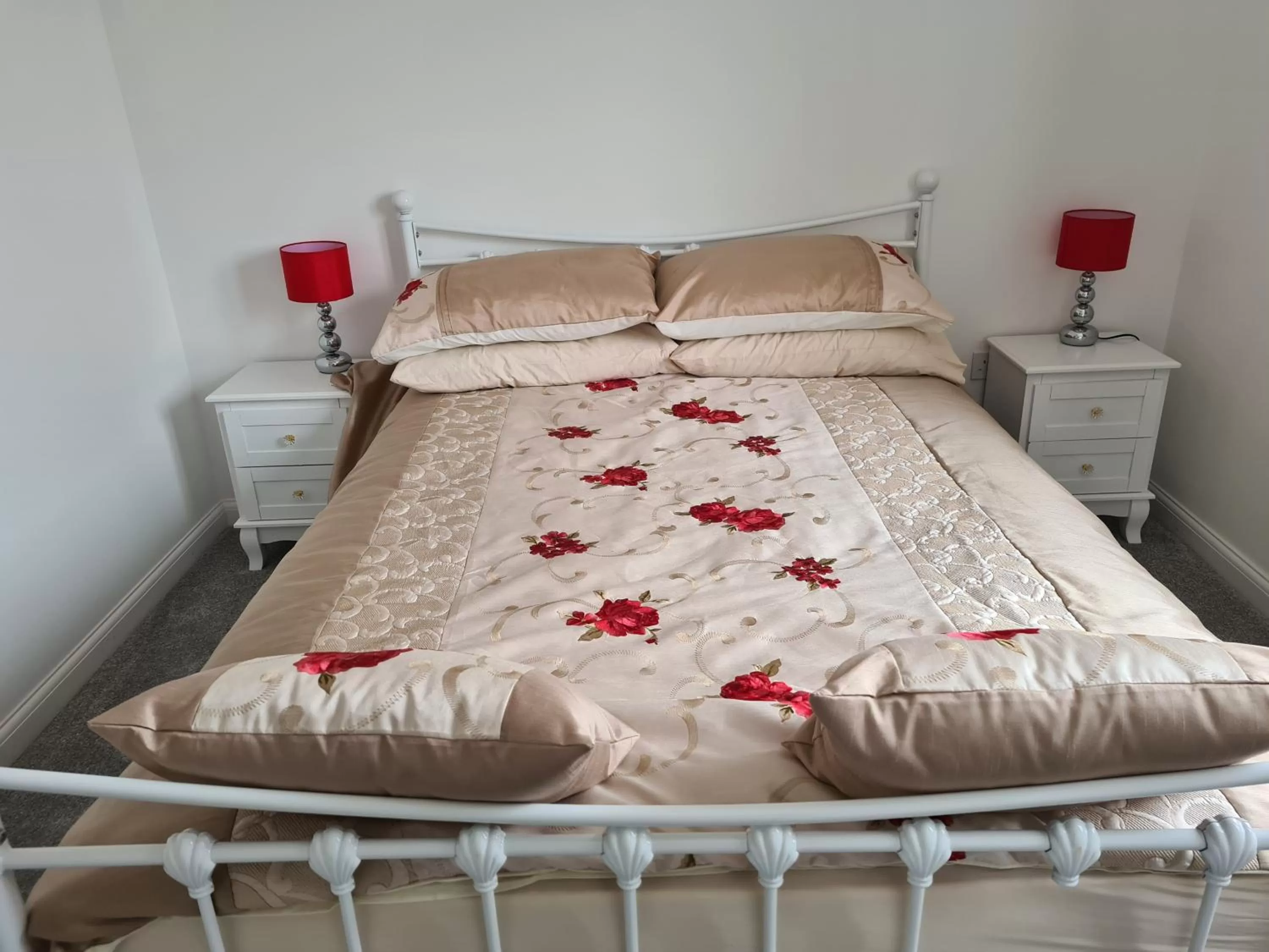 Bedroom, Bed in Ria's B n B