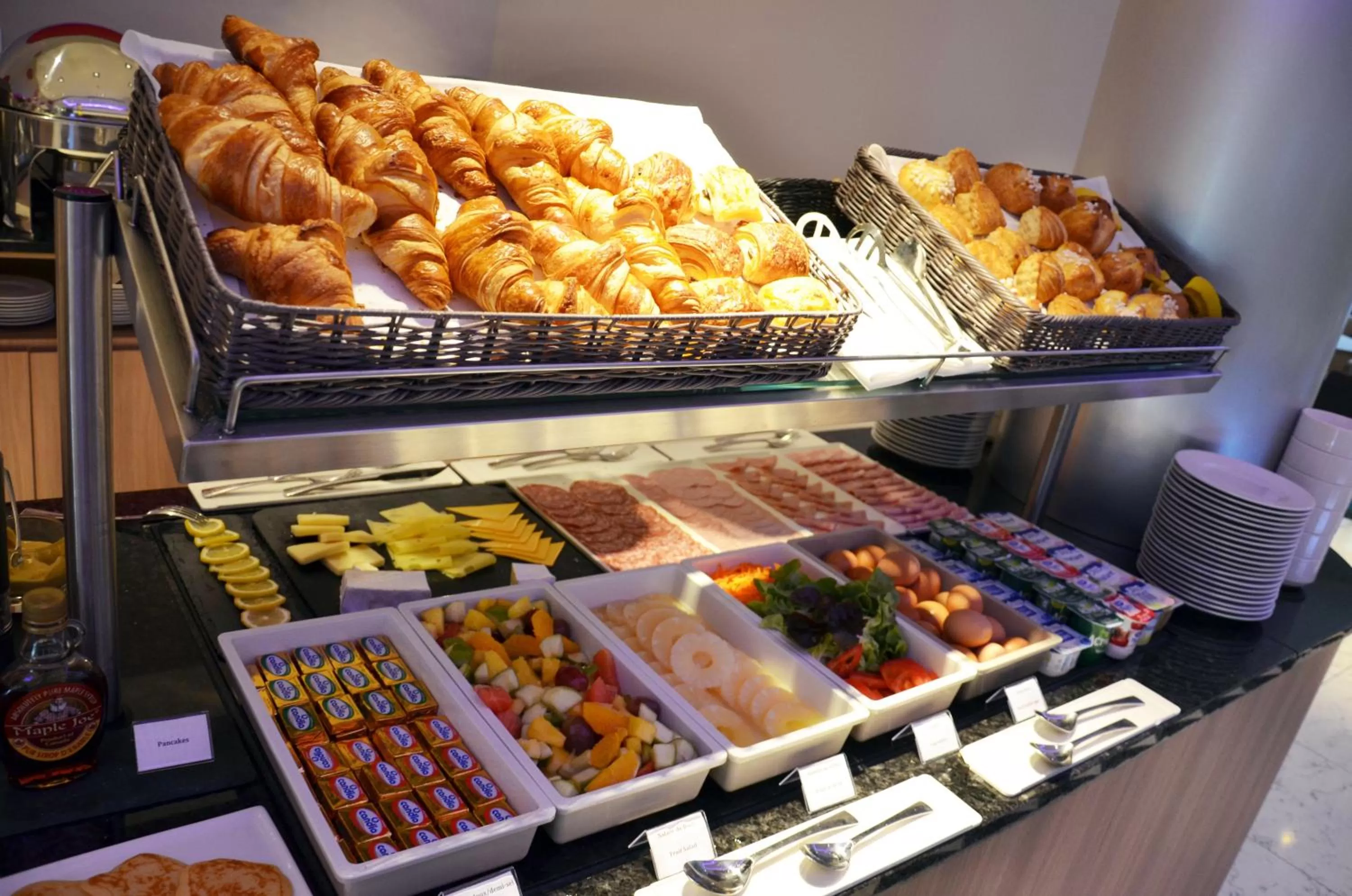 Breakfast in Holiday Inn Dijon Toison D'or by IHG