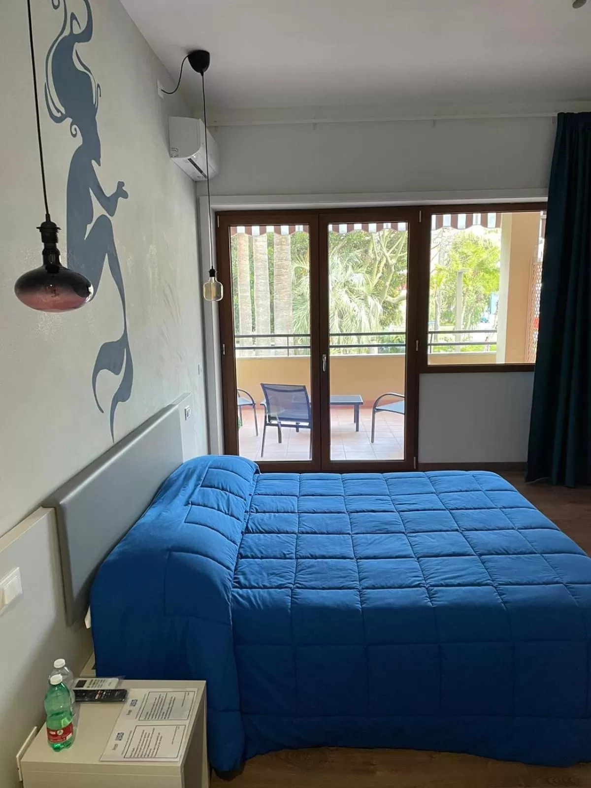 Bed in Sorrento B&amp;D Rooms