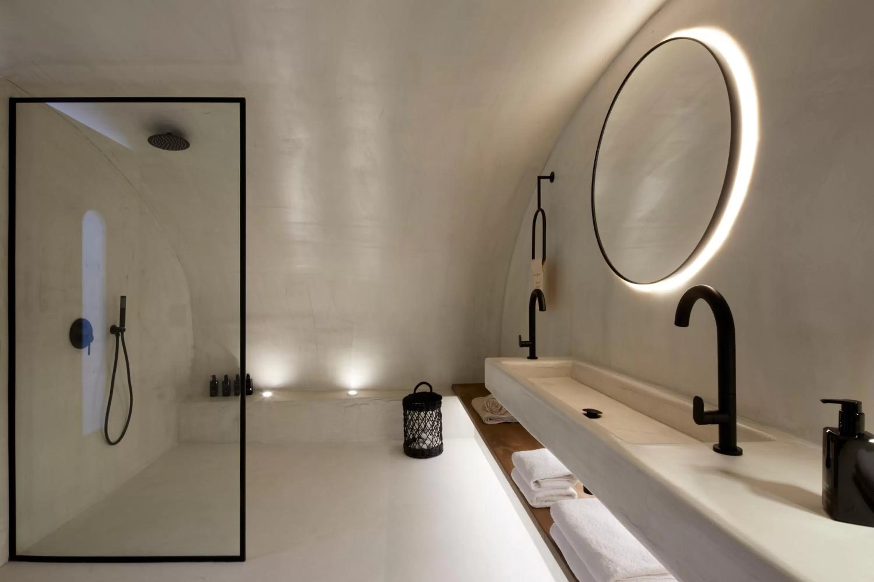 Bathroom in U & ME SUITES