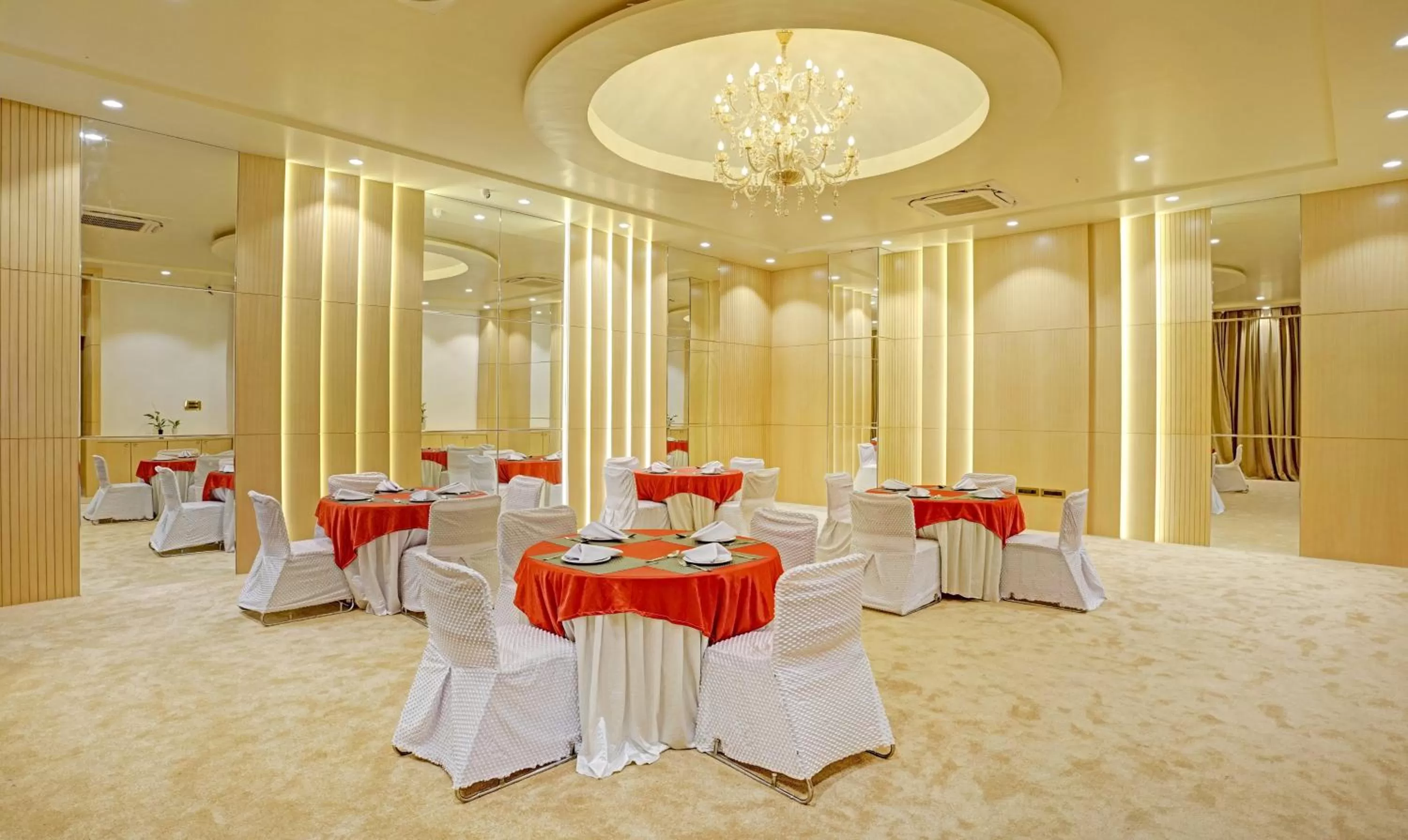 Restaurant/places to eat in Treebo Premium Golden Bliss Trimurti Nagar Square