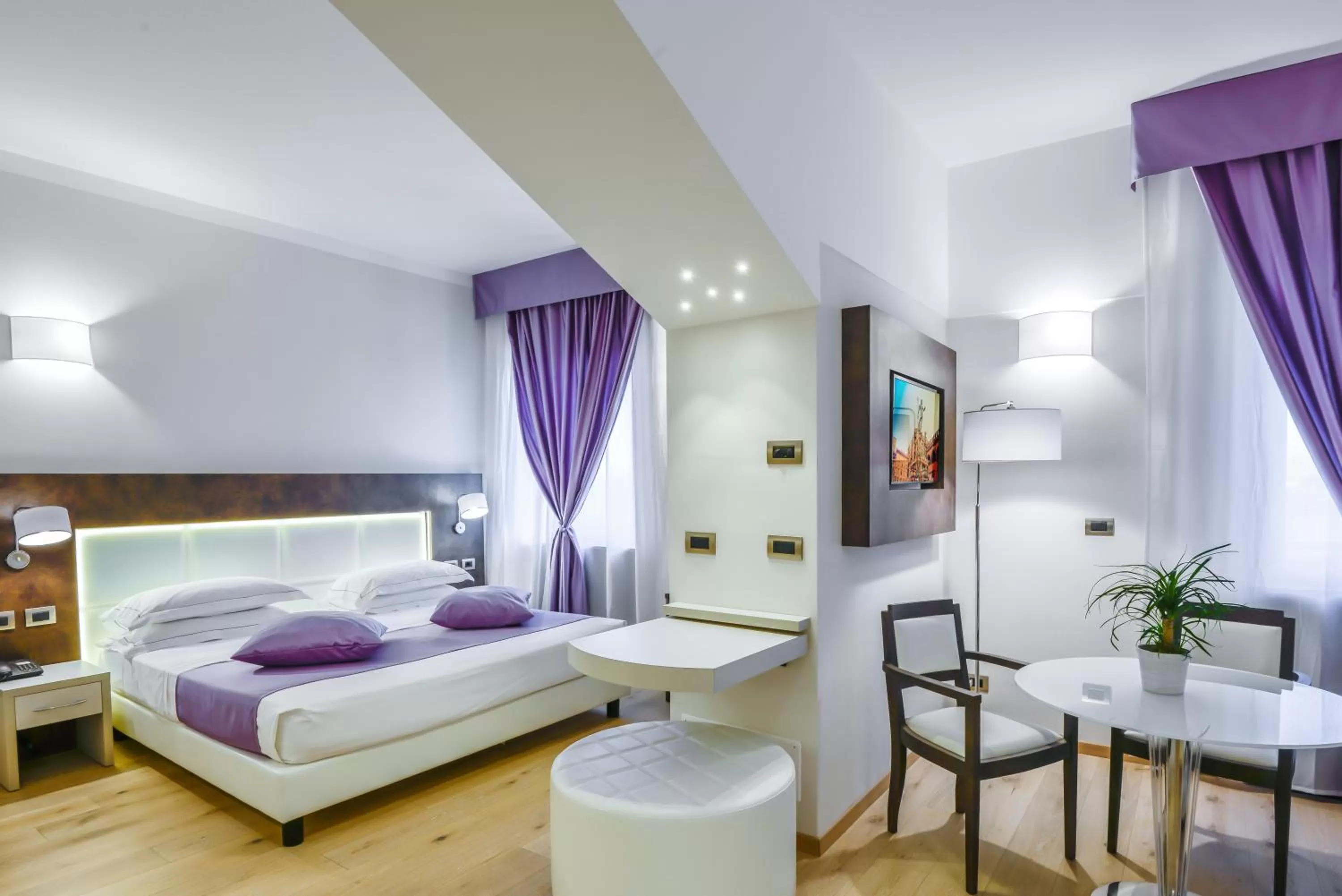 Bedroom, Bed in Hotel Bologna Airport