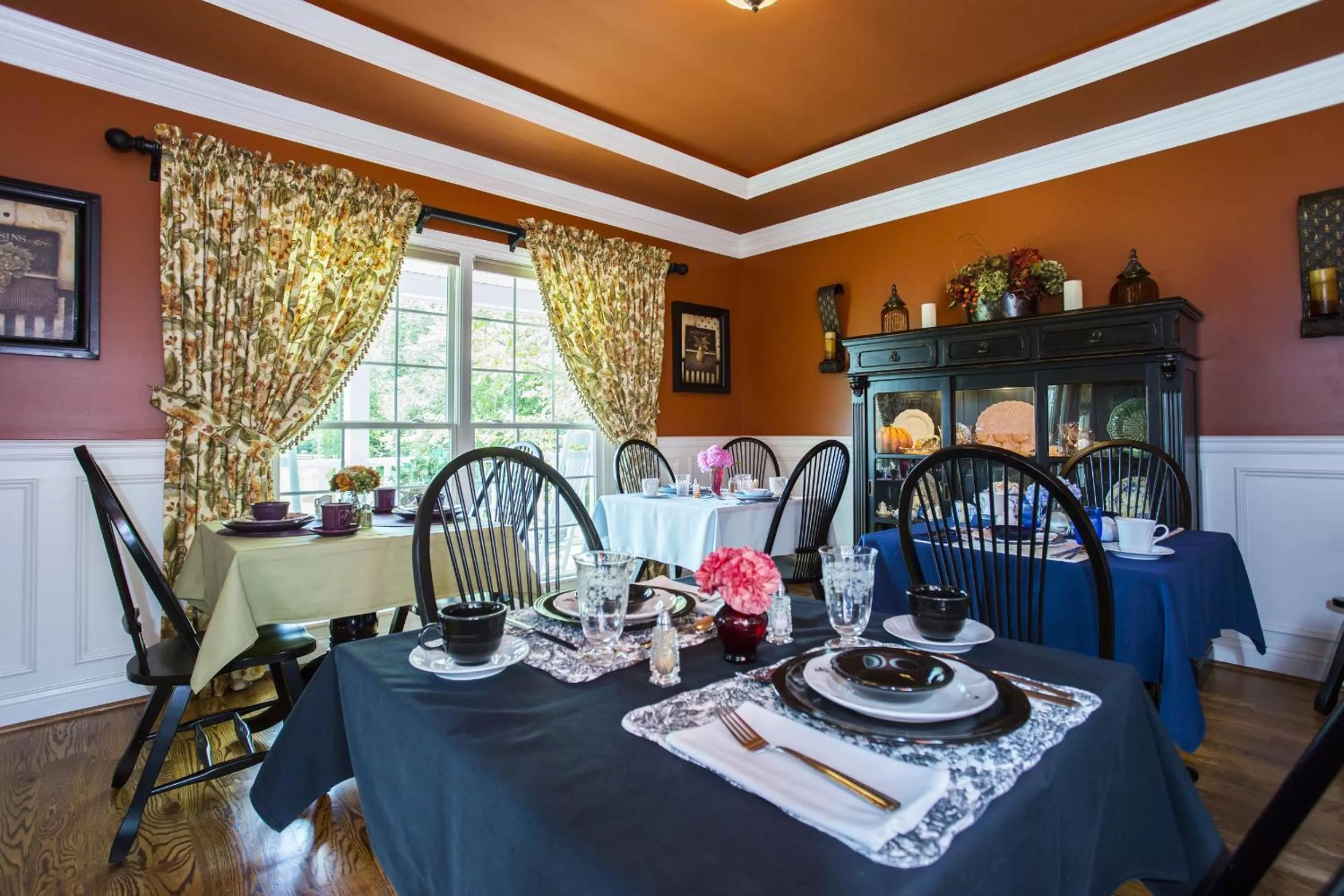 Restaurant/places to eat in Pillow and Paddock B&B