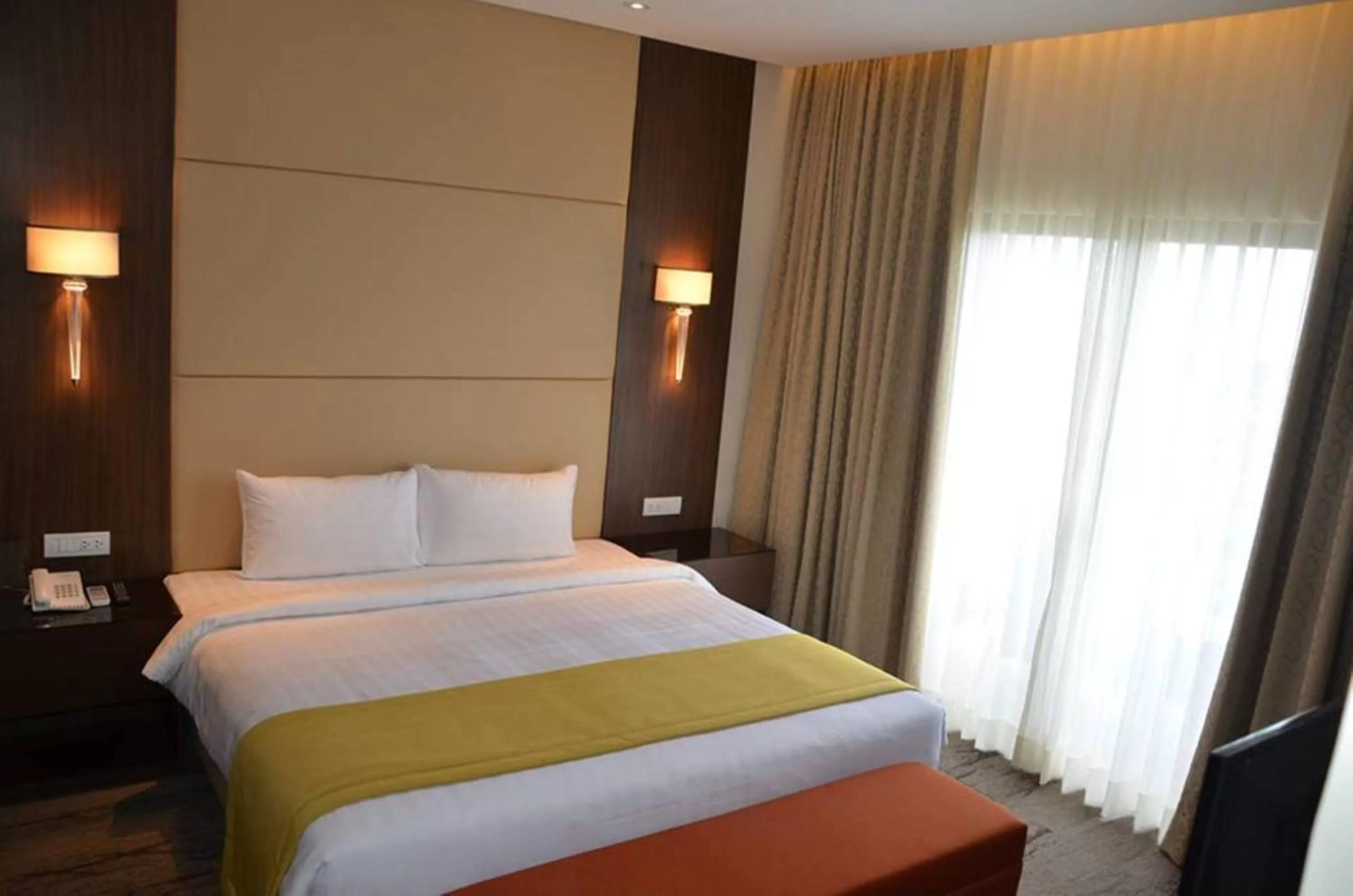 Bedroom, Bed in Hotel Monticello Tagaytay