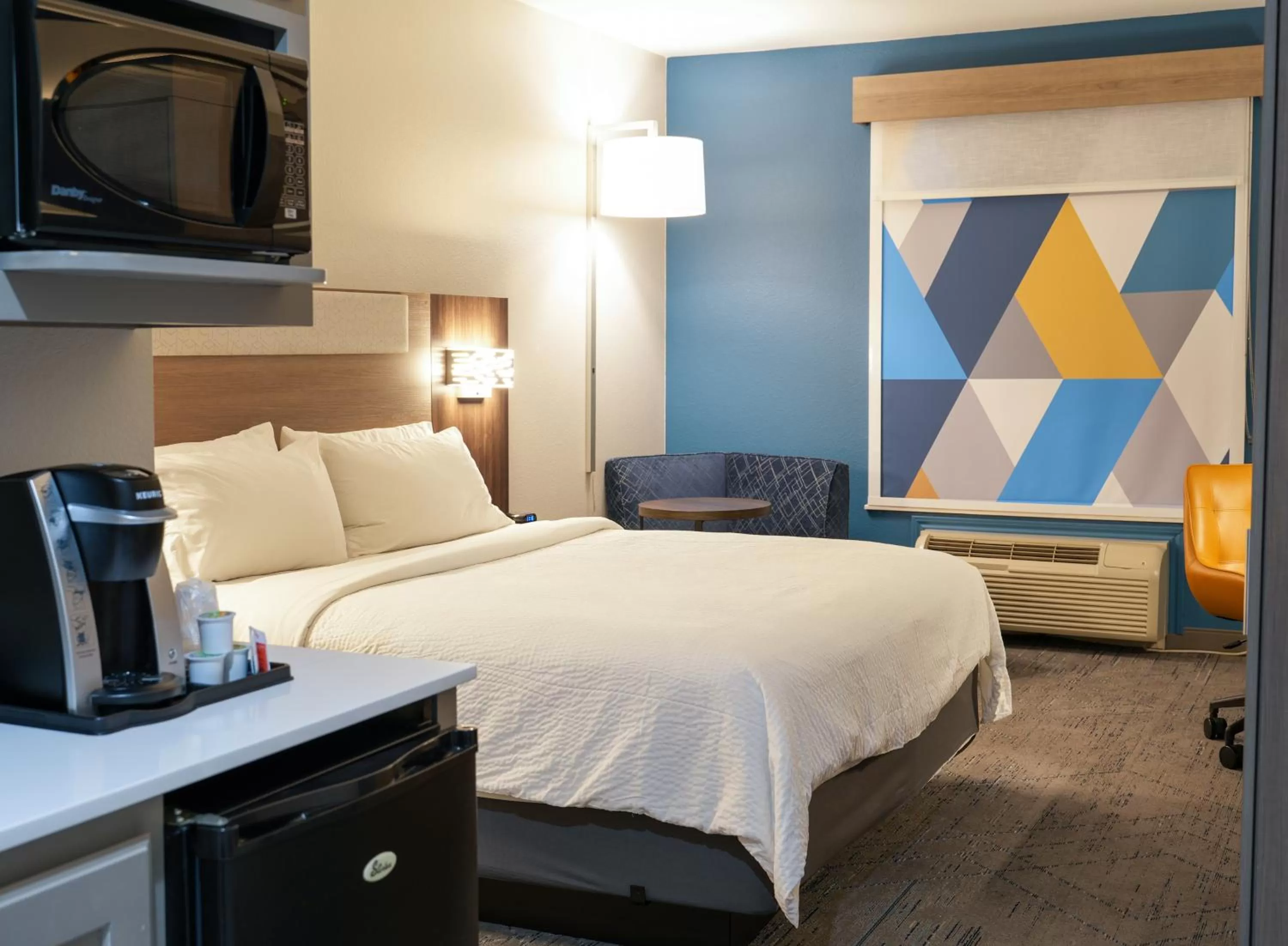 Bedroom, Bed in Holiday Inn Express Hotel & Suites Cedar Hill by IHG