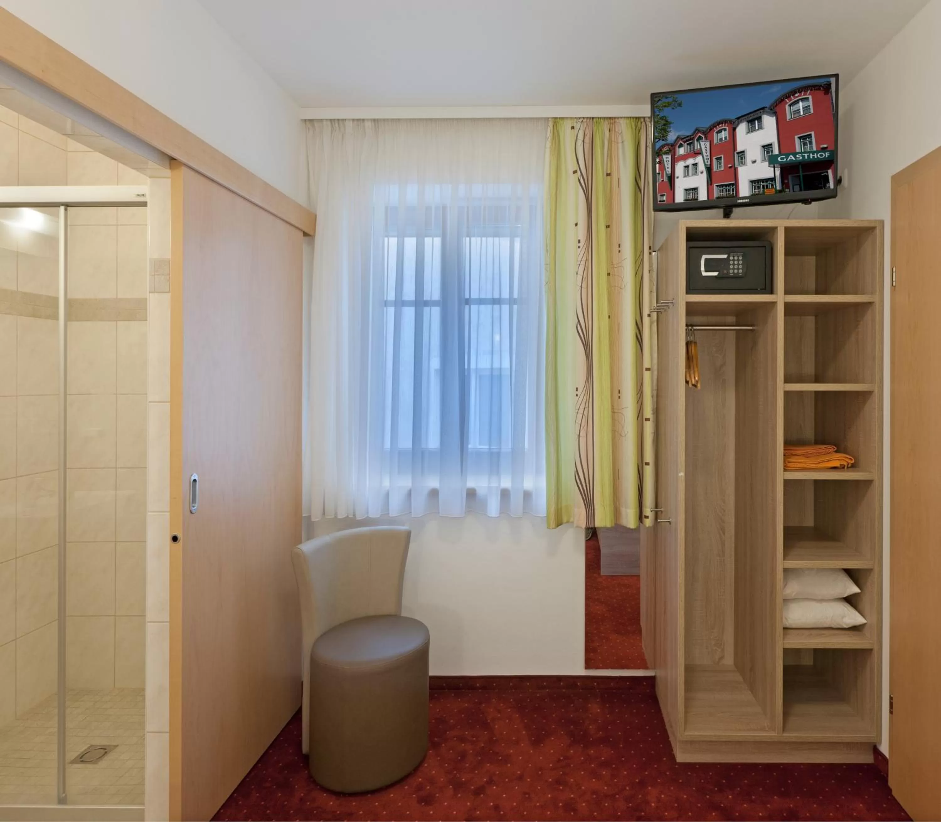 Photo of the whole room in Hotel Restaurant Wallner I contactless check-in