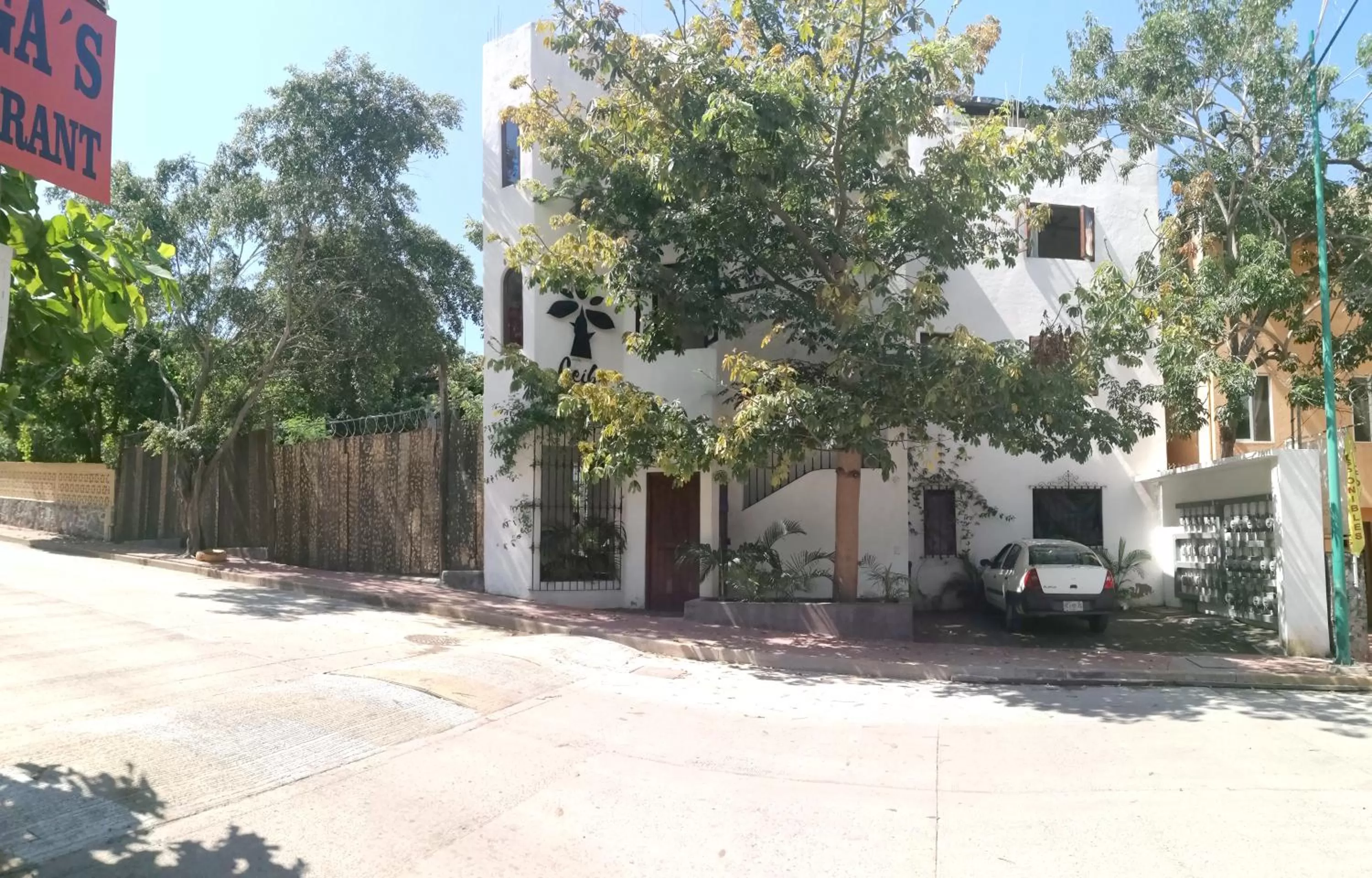 Property building in Ceiba Studios