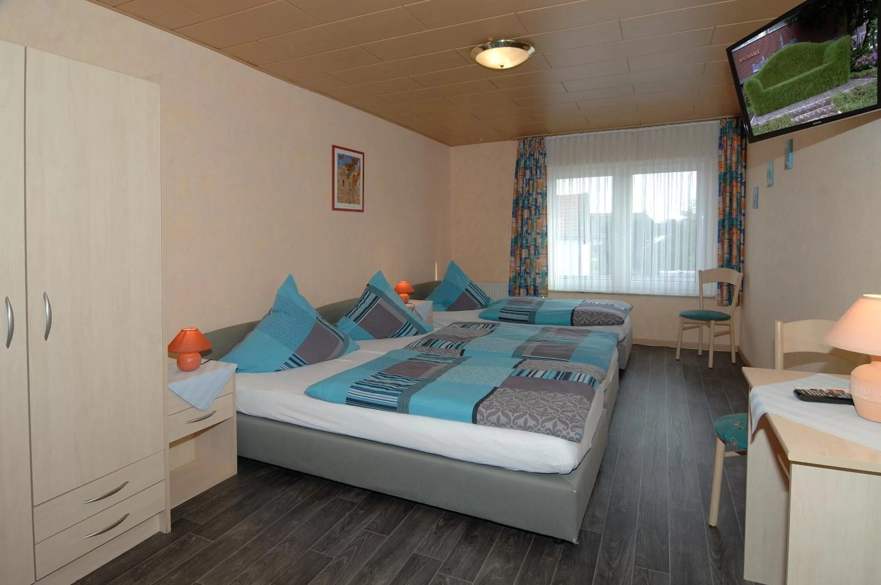 Bedroom, Bed in Gasthof zum Siegburger