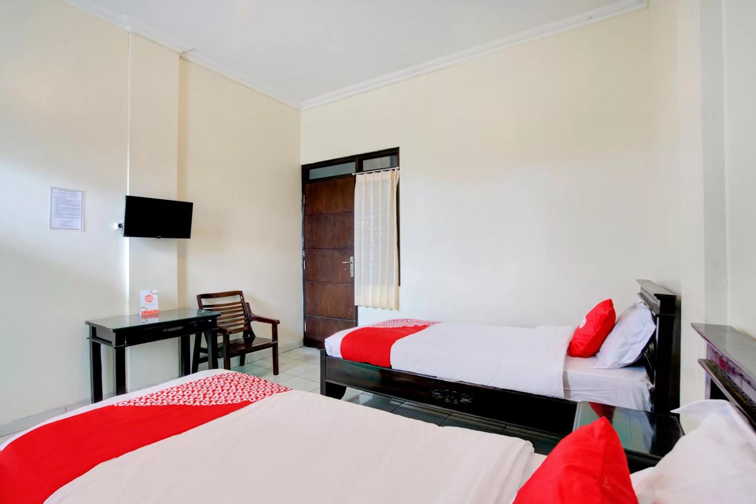 Bedroom, Bed in OYO 3862 Syariah Hotel Pandan Wangi