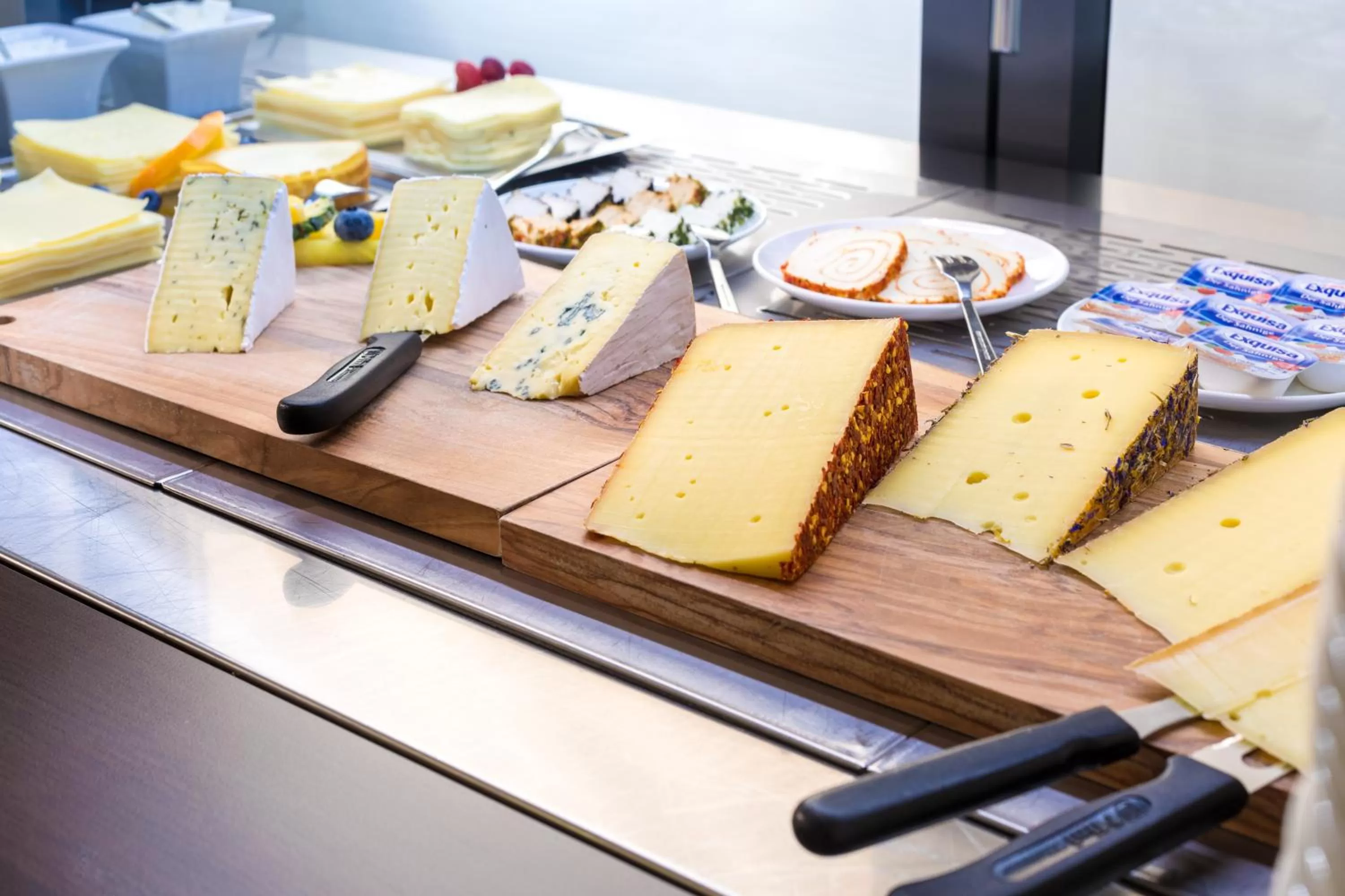 Buffet breakfast in Hotel Vis à vis