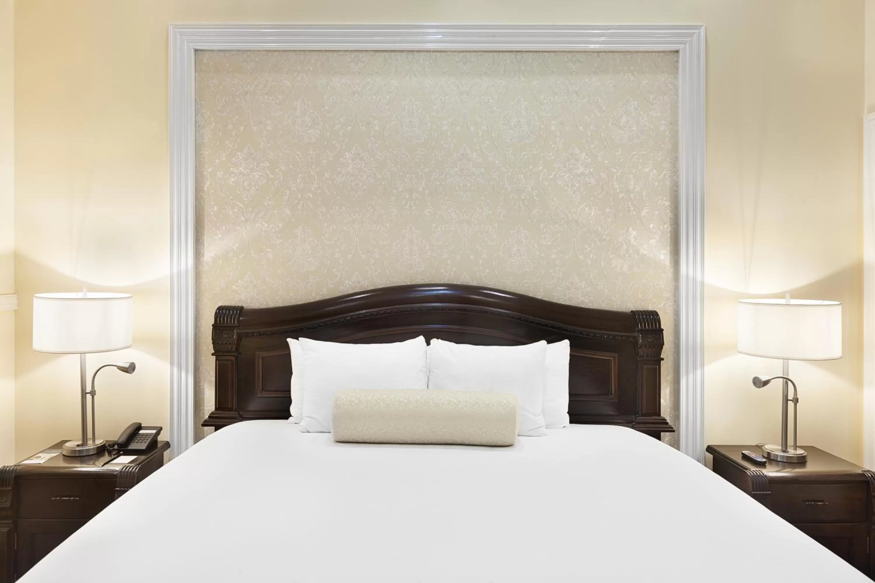 Bedroom, Bed in Hotel la Perla Leon