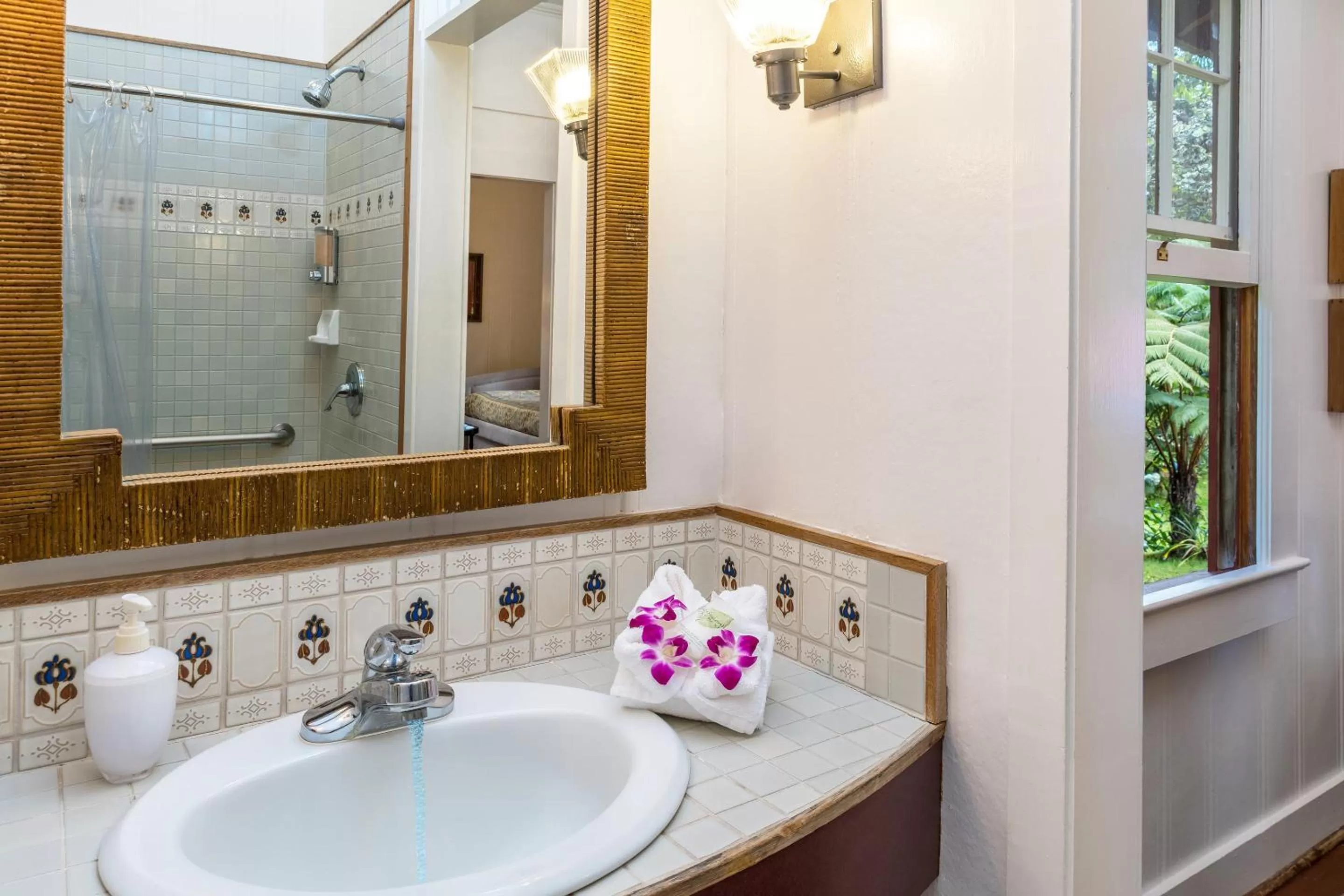 towels, Bathroom in Volcano Village Estates