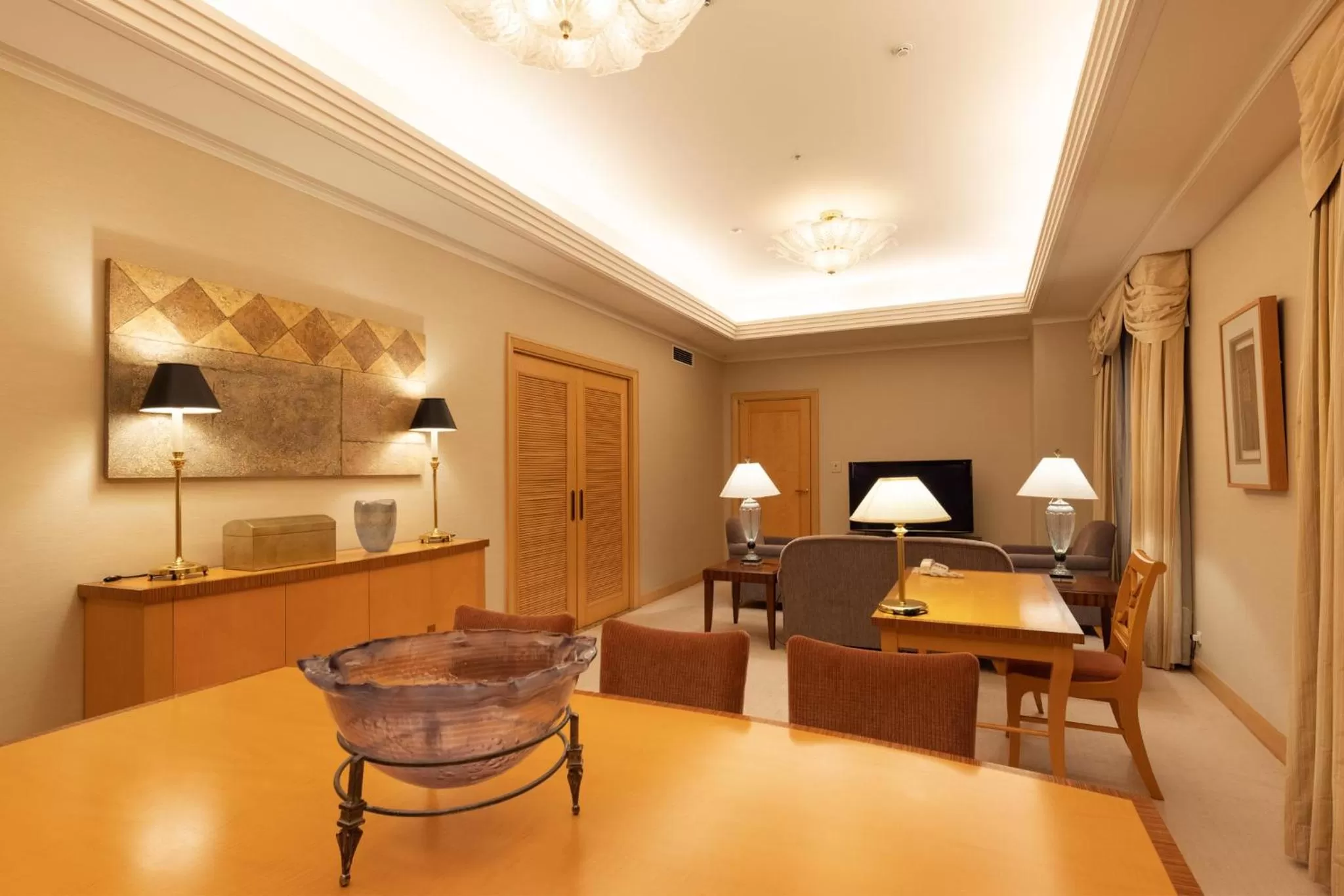 Photo of the whole room in ANA Crowne Plaza Toyama by IHG