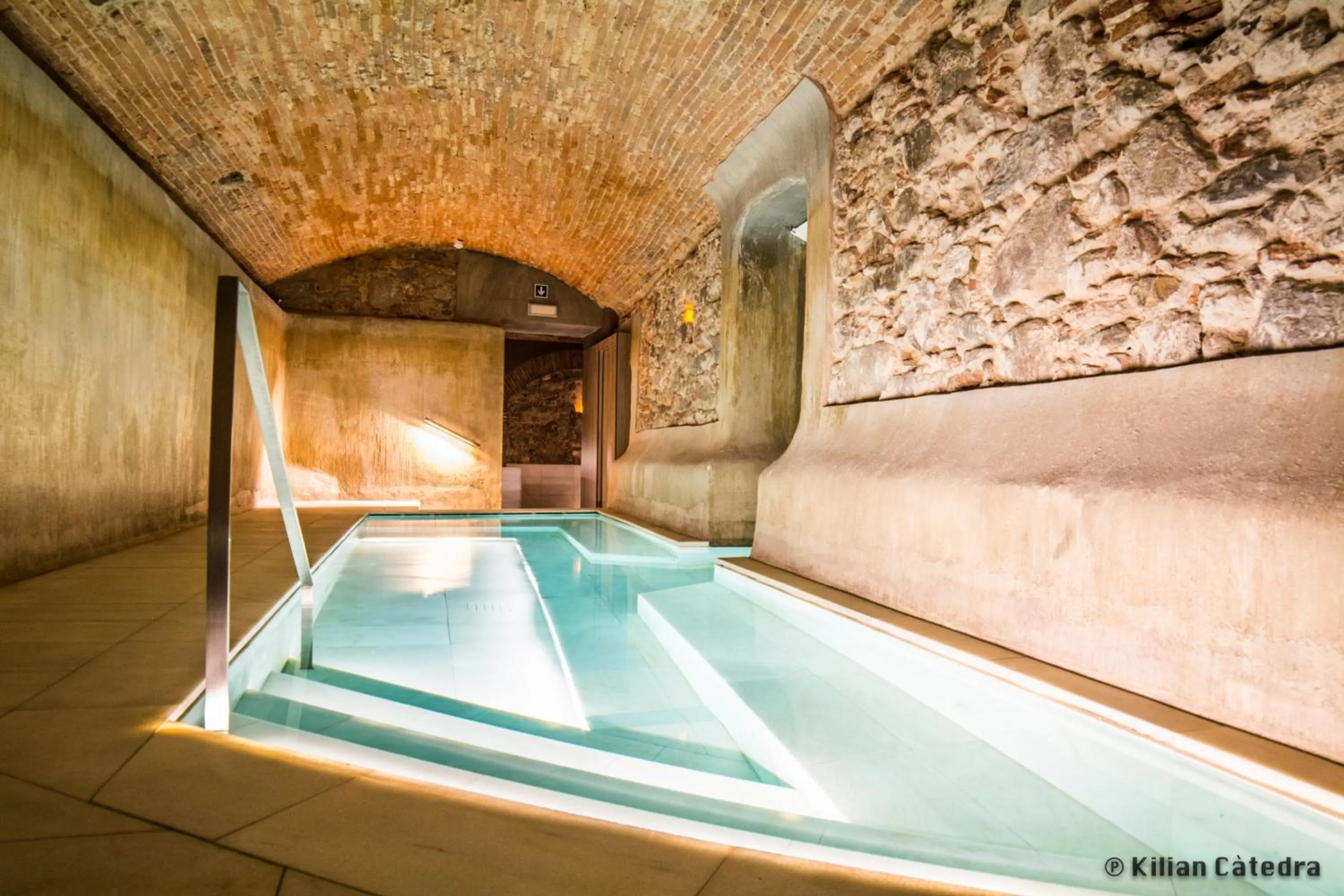 Hot Spring Bath in Balneari Termes Victòria