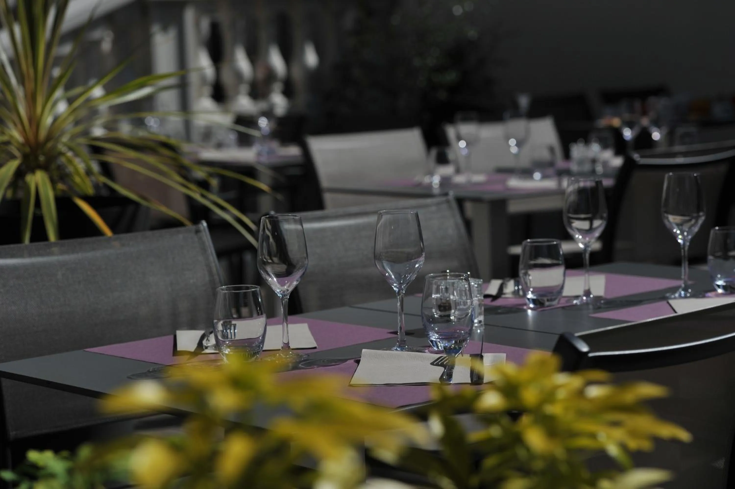 Restaurant/places to eat in Mercure Paris Saint Cloud Hippodrome