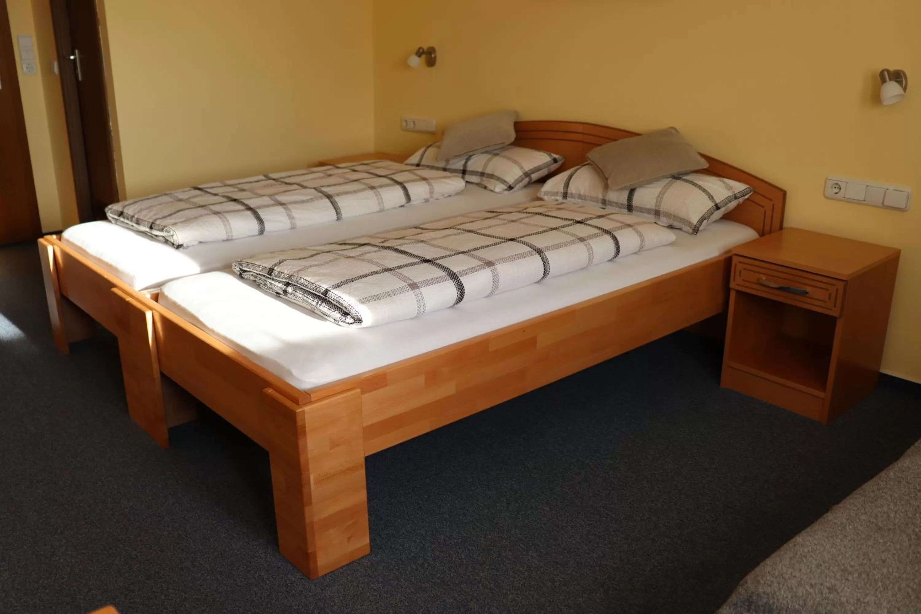 Bed in Hotel Zum Waldstein