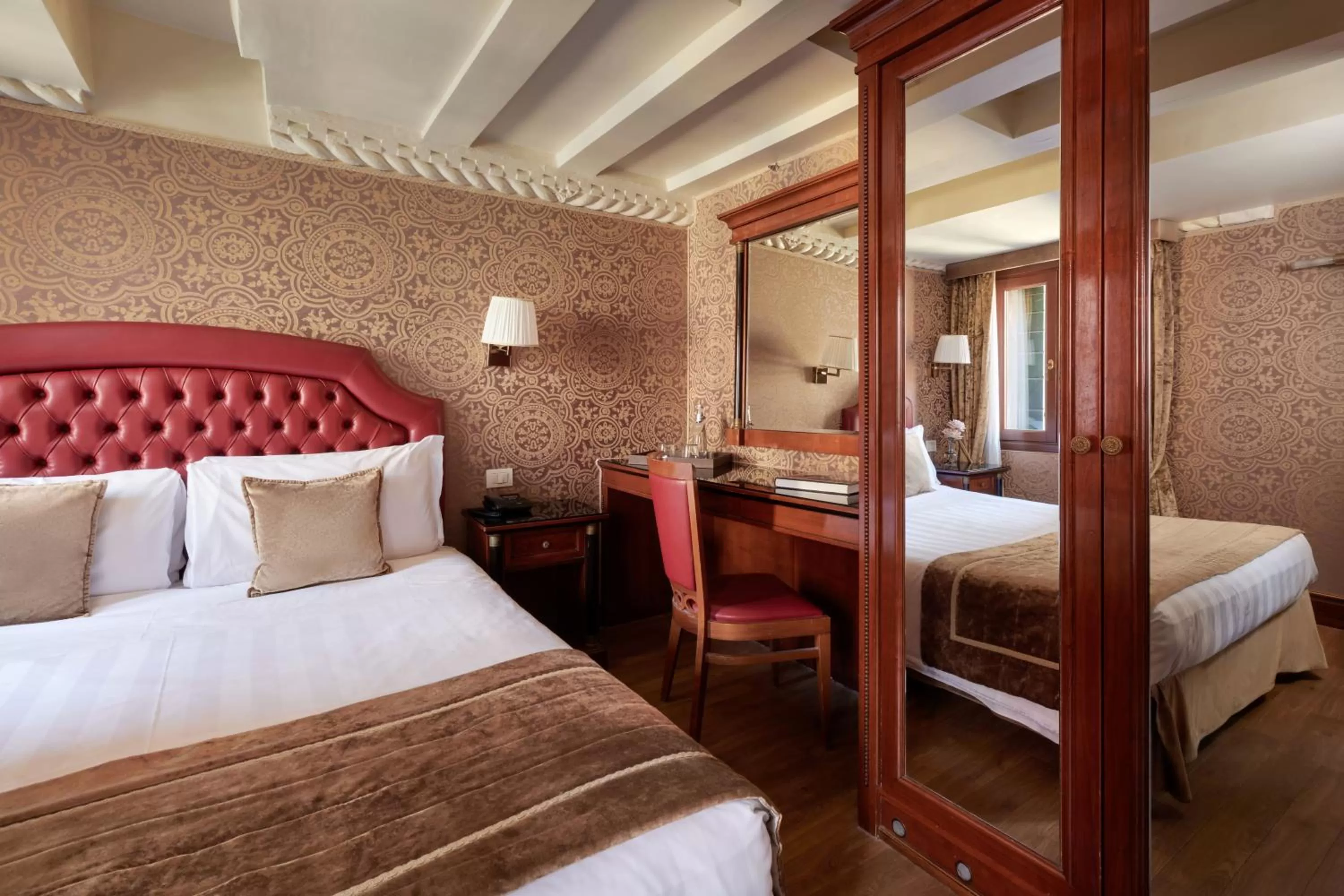 Bedroom, Bed in Hotel Donà Palace