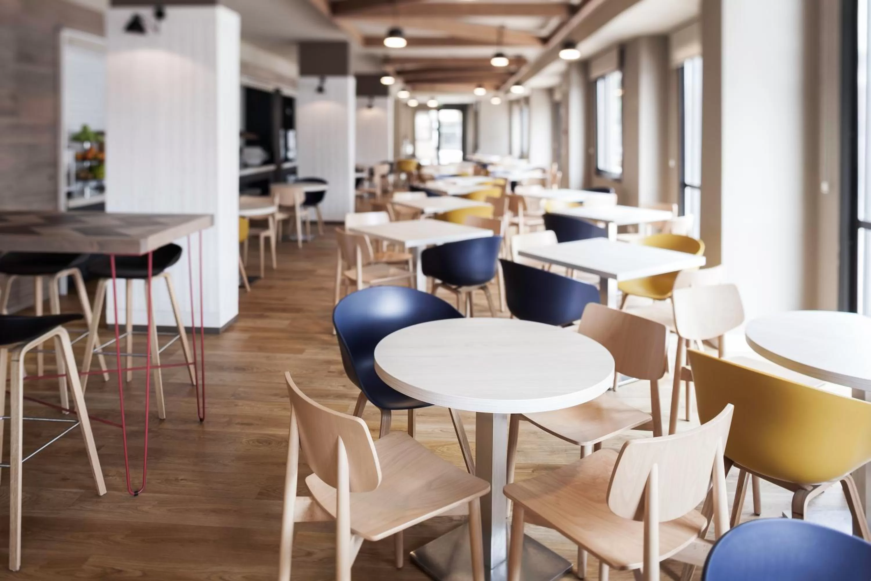 Restaurant/places to eat in Compostela Suites