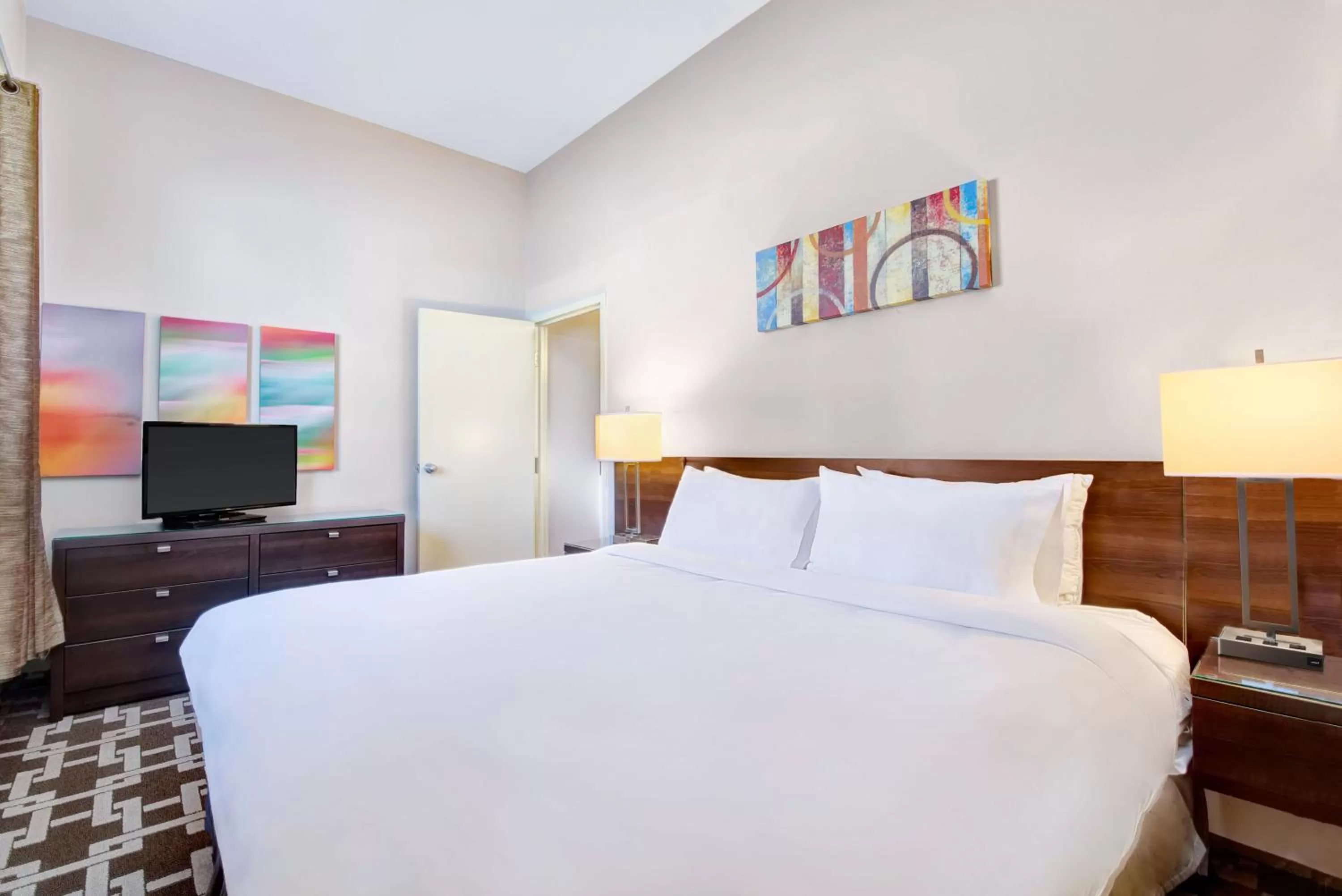 Bed in Willowdale Hotel Toronto North York