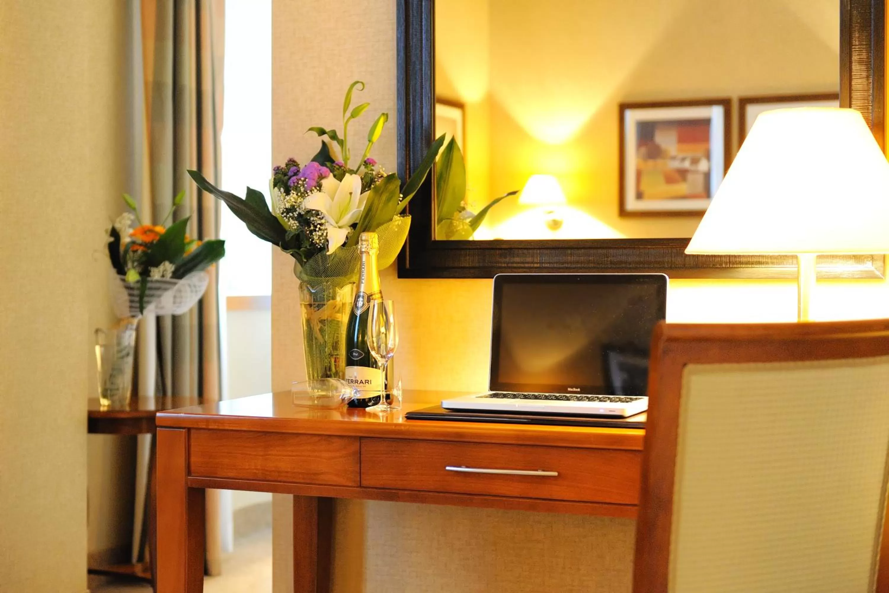 TV and multimedia in LH Hotel Lloyd Roma