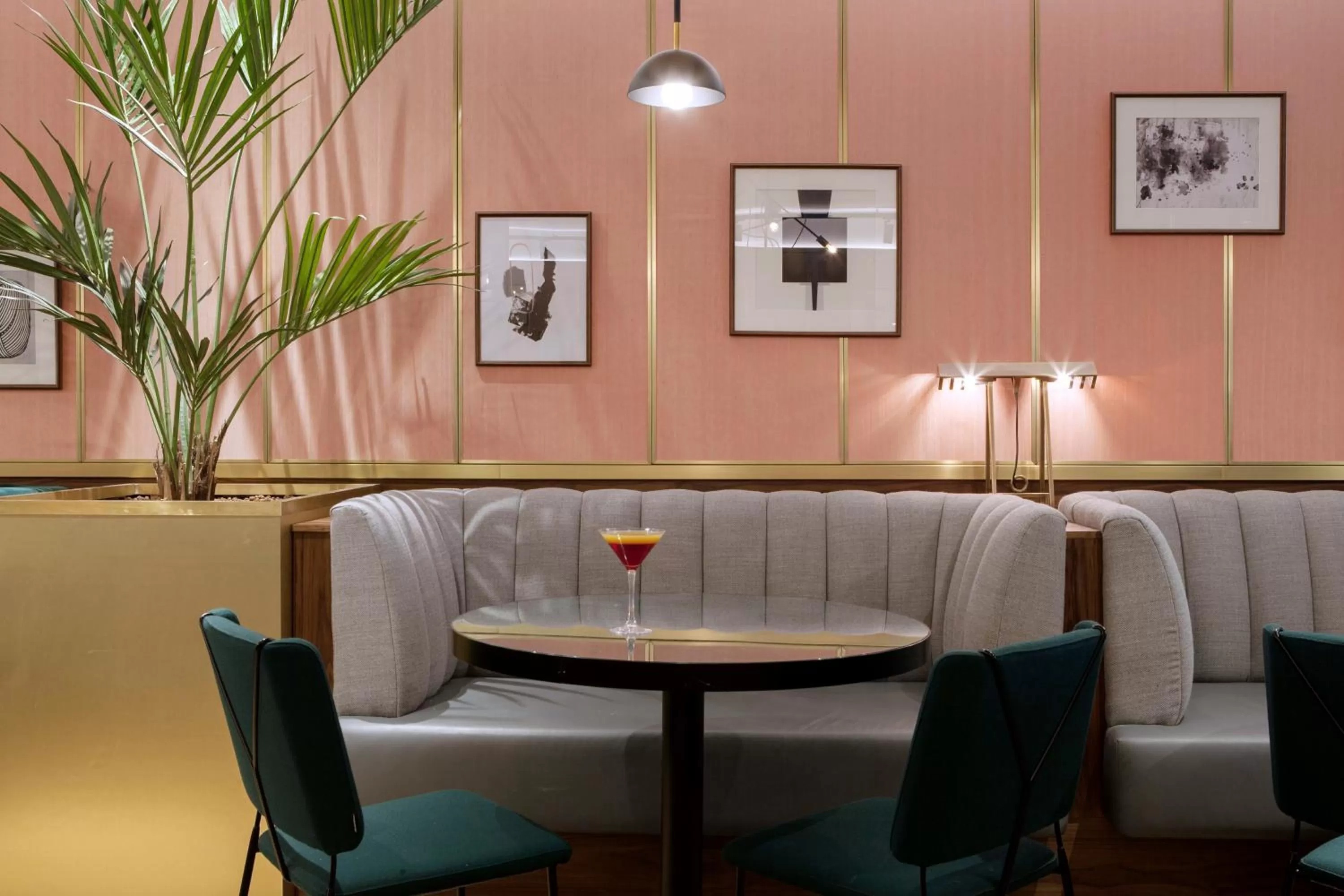 Restaurant/places to eat in The Alex