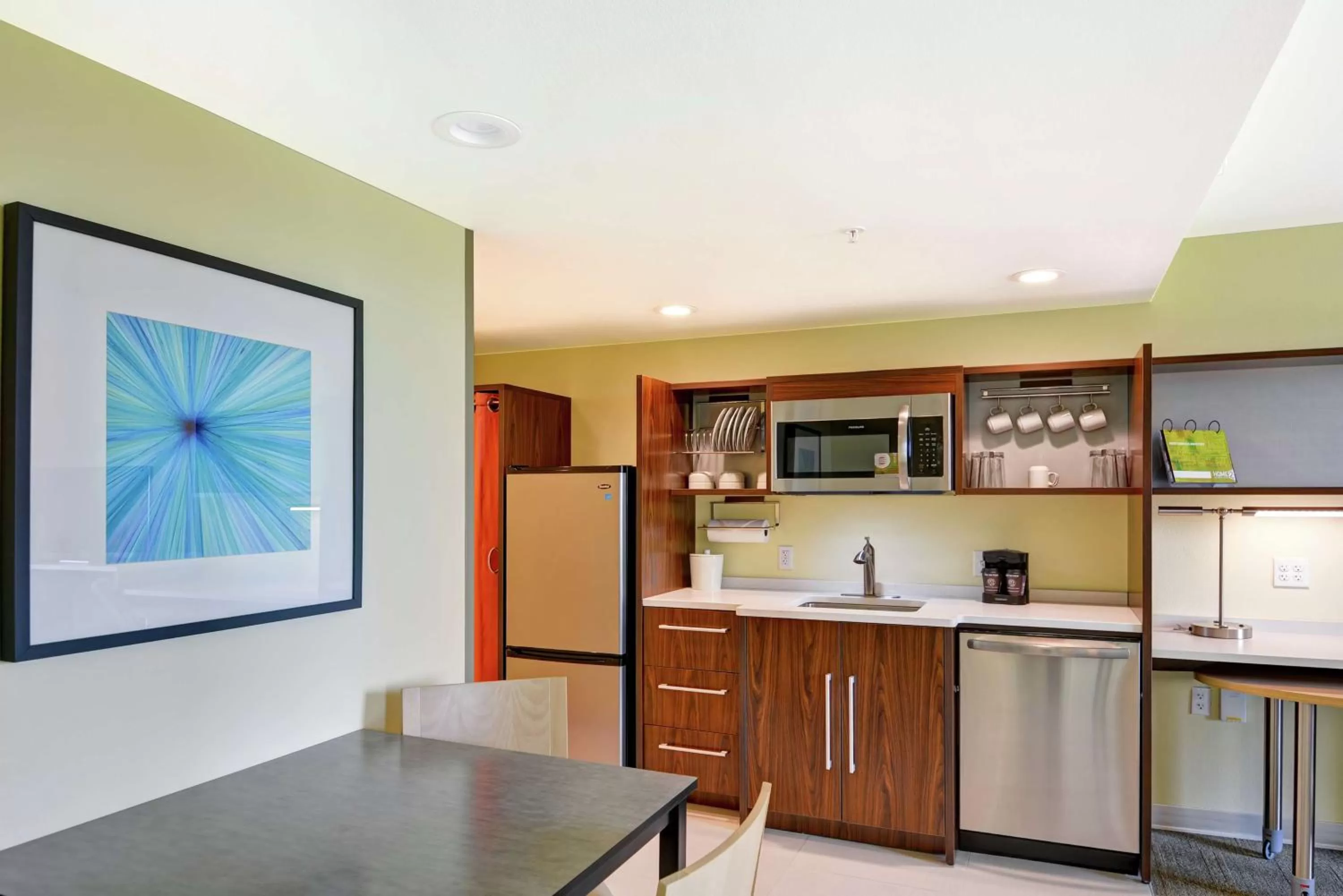 Kitchen or kitchenette in Home2 Suites By Hilton Helena