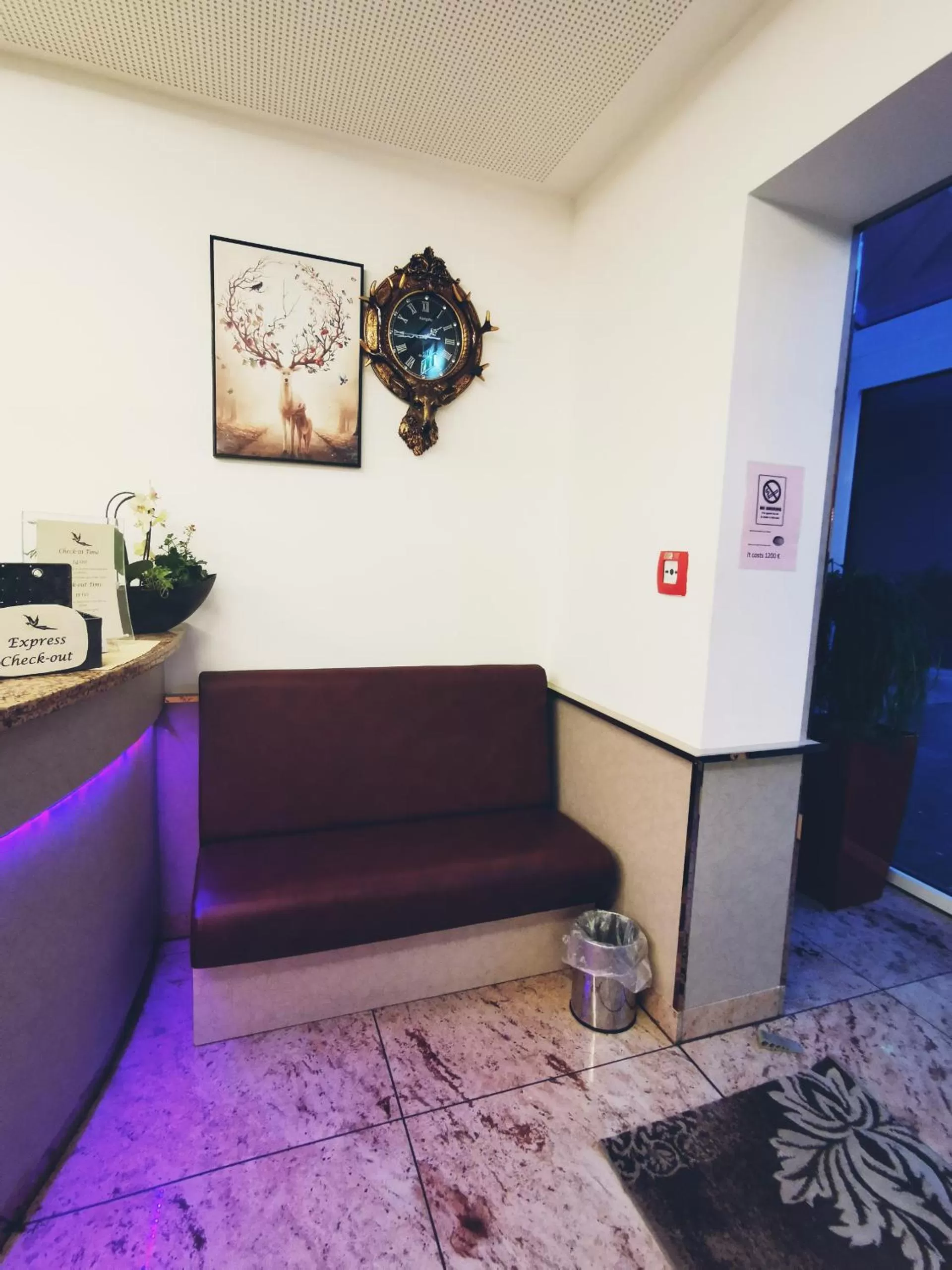 Seating area in Hotel Fortune